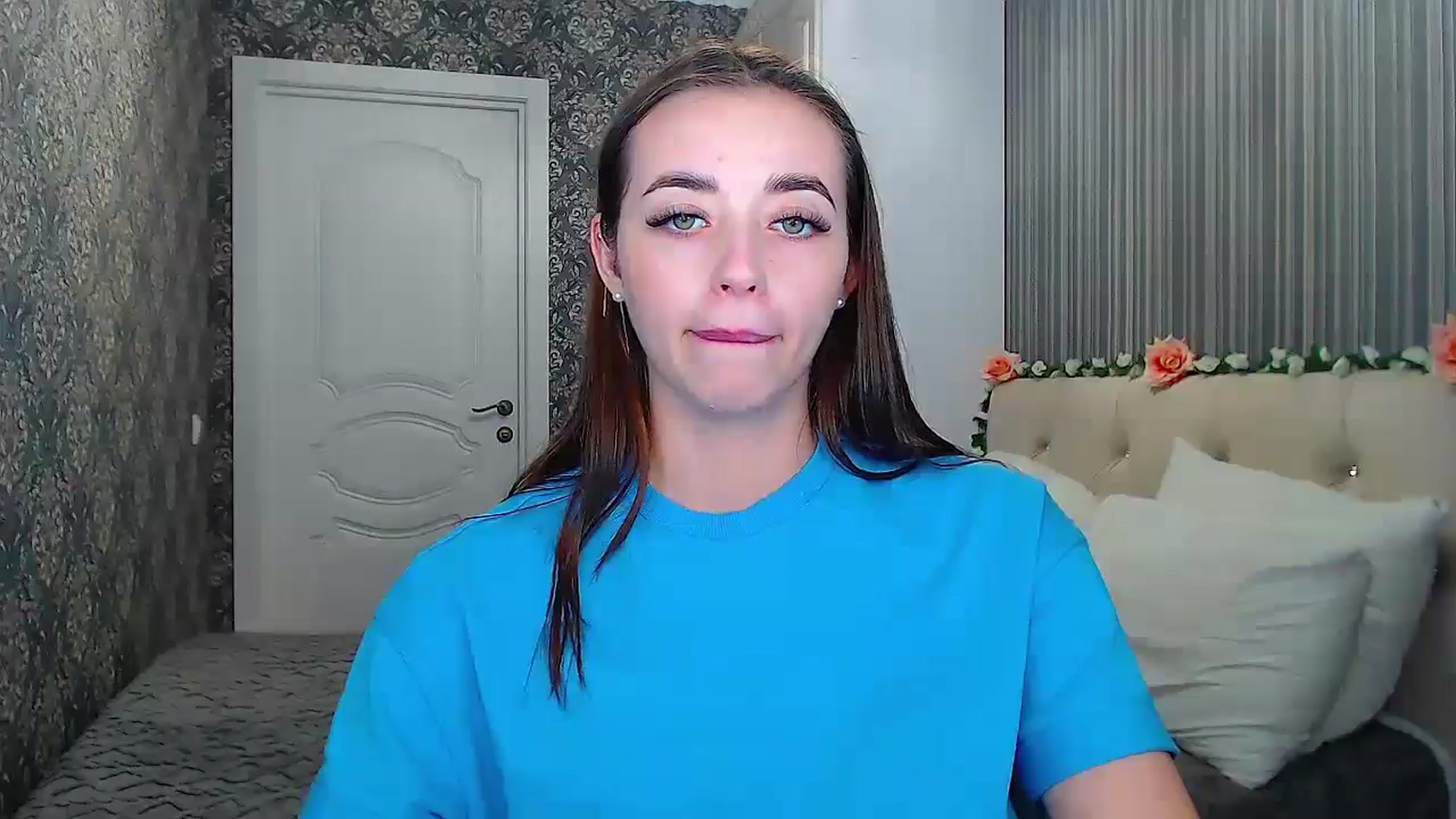 Gallery image thumbnail from EmeraldLilyyy's myfreecams stream on, 10/23/2024, 12:39 image 9 of 20