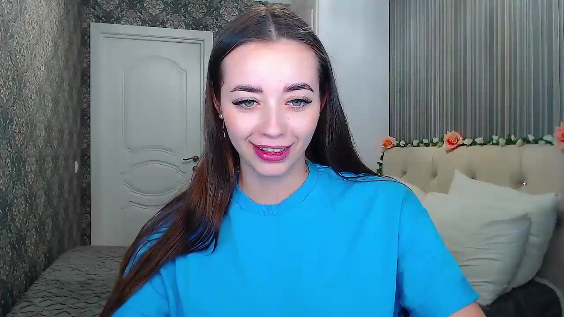 Gallery image thumbnail from EmeraldLilyyy's myfreecams stream on, 10/23/2024, 12:39 image 19 of 20
