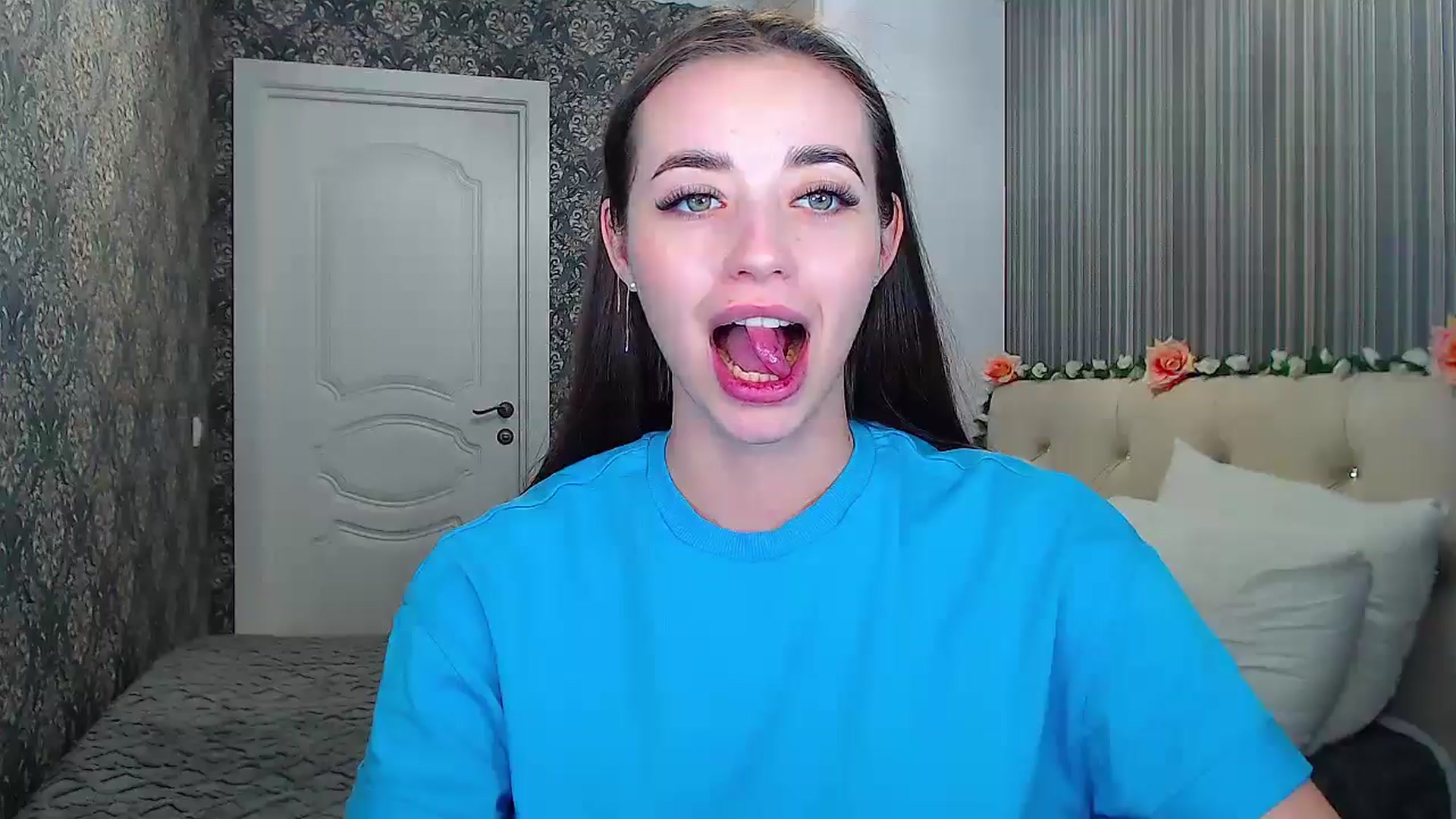 Gallery image thumbnail from EmeraldLilyyy's myfreecams stream on, 10/23/2024, 13:03 image 13 of 20