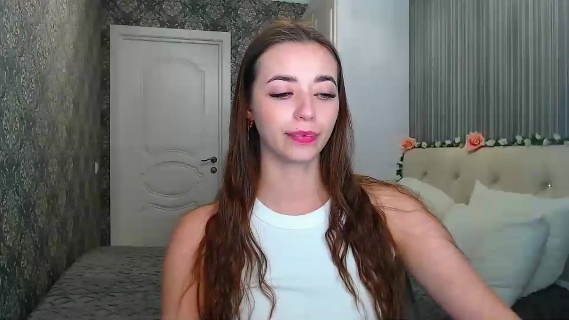 Gallery image thumbnail from EmeraldLilyyy's myfreecams stream on, 10/24/2024, 14:55 image 9 of 20