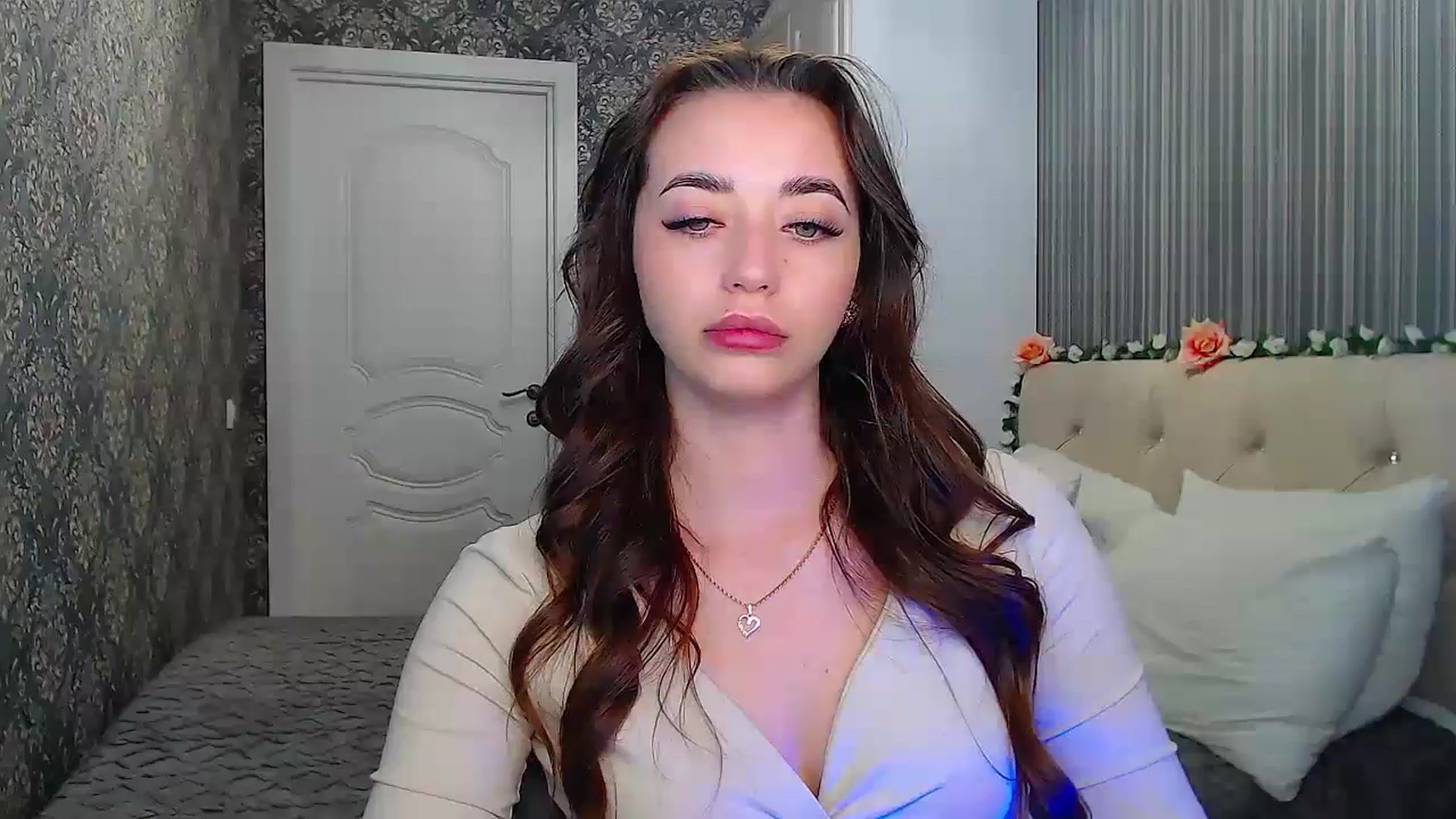 Gallery image thumbnail from EmeraldLilyyy's myfreecams stream on, 10/25/2024, 10:23 image 15 of 20