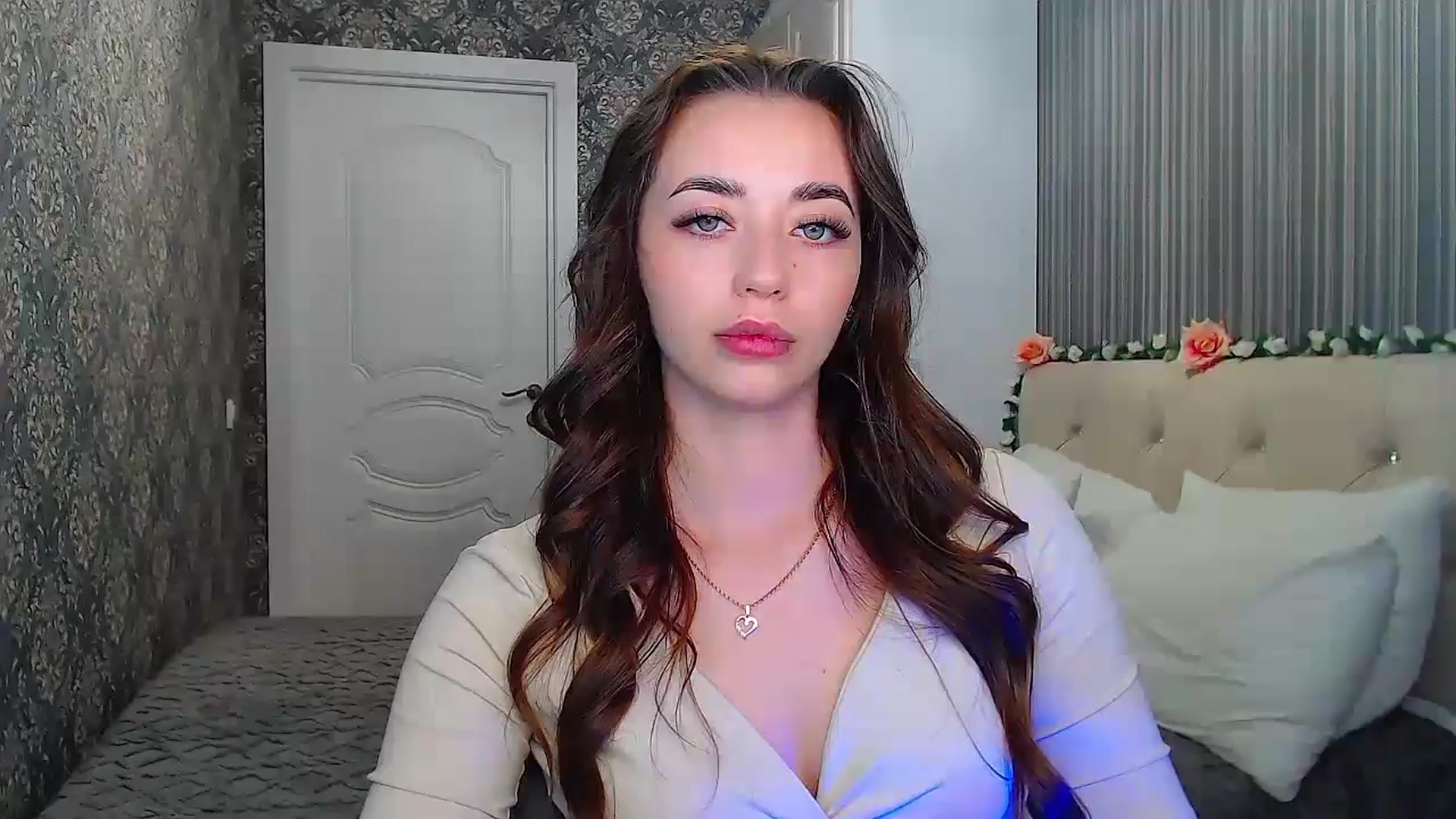 Gallery image thumbnail from EmeraldLilyyy's myfreecams stream on, 10/25/2024, 10:23 image 16 of 20