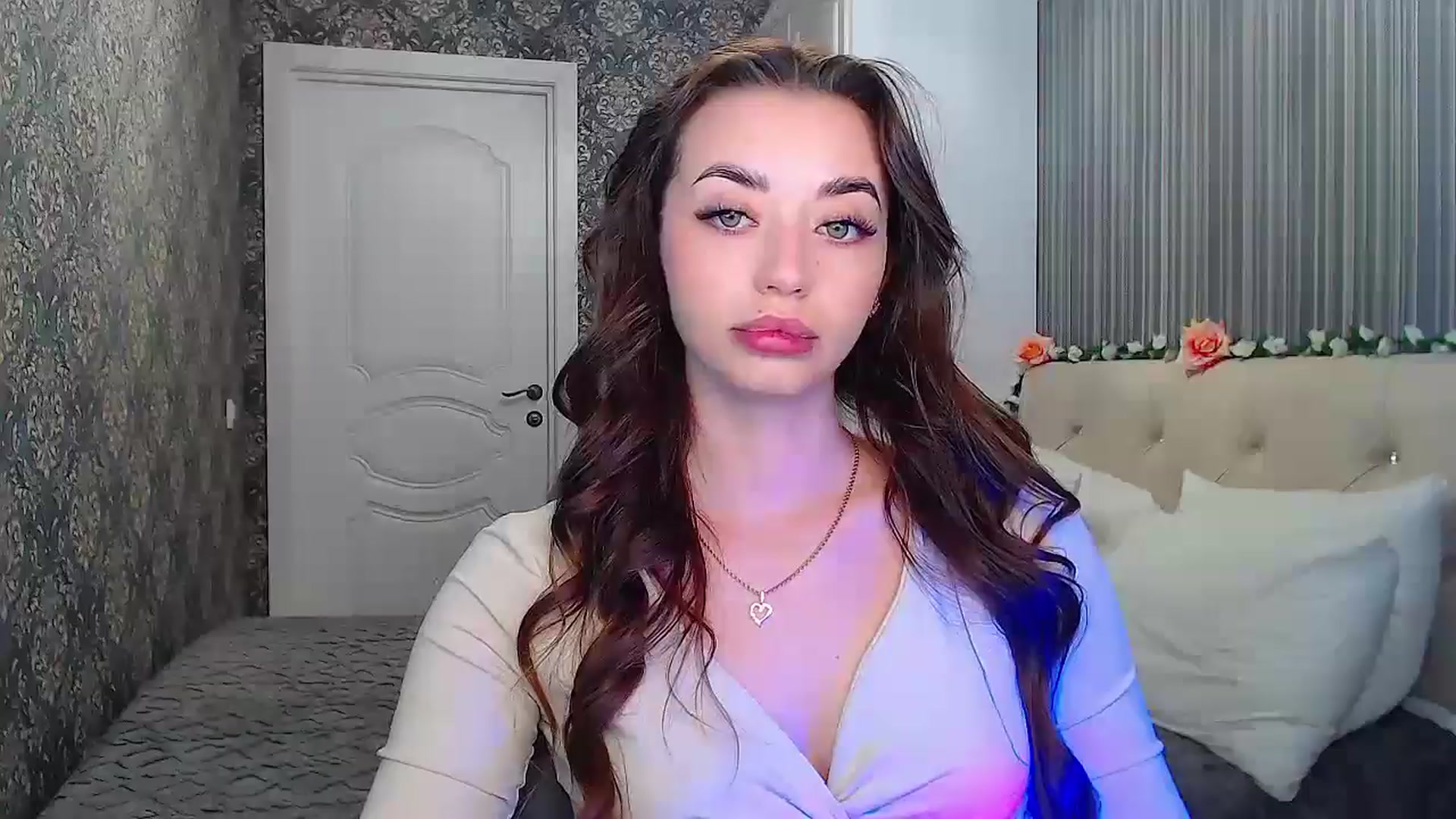 Gallery image thumbnail from EmeraldLilyyy's myfreecams stream on, 10/25/2024, 10:23 image 13 of 20
