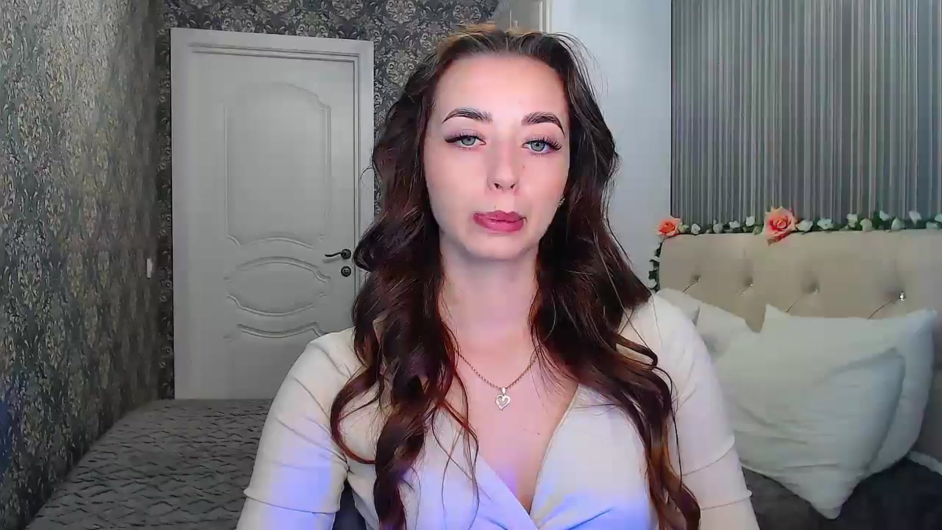 Gallery image thumbnail from EmeraldLilyyy's myfreecams stream on, 10/25/2024, 10:23 image 4 of 20