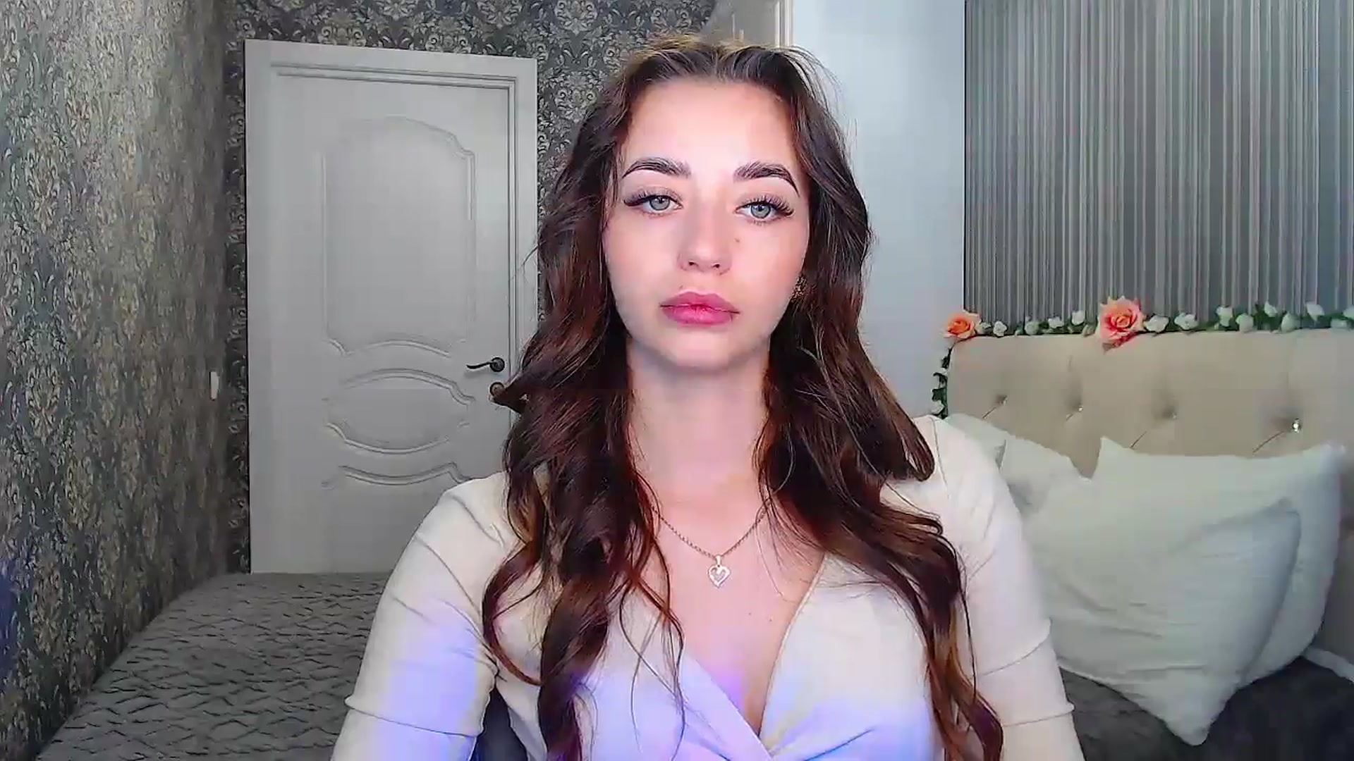 Gallery image thumbnail from EmeraldLilyyy's myfreecams stream on, 10/25/2024, 10:23 image 6 of 20