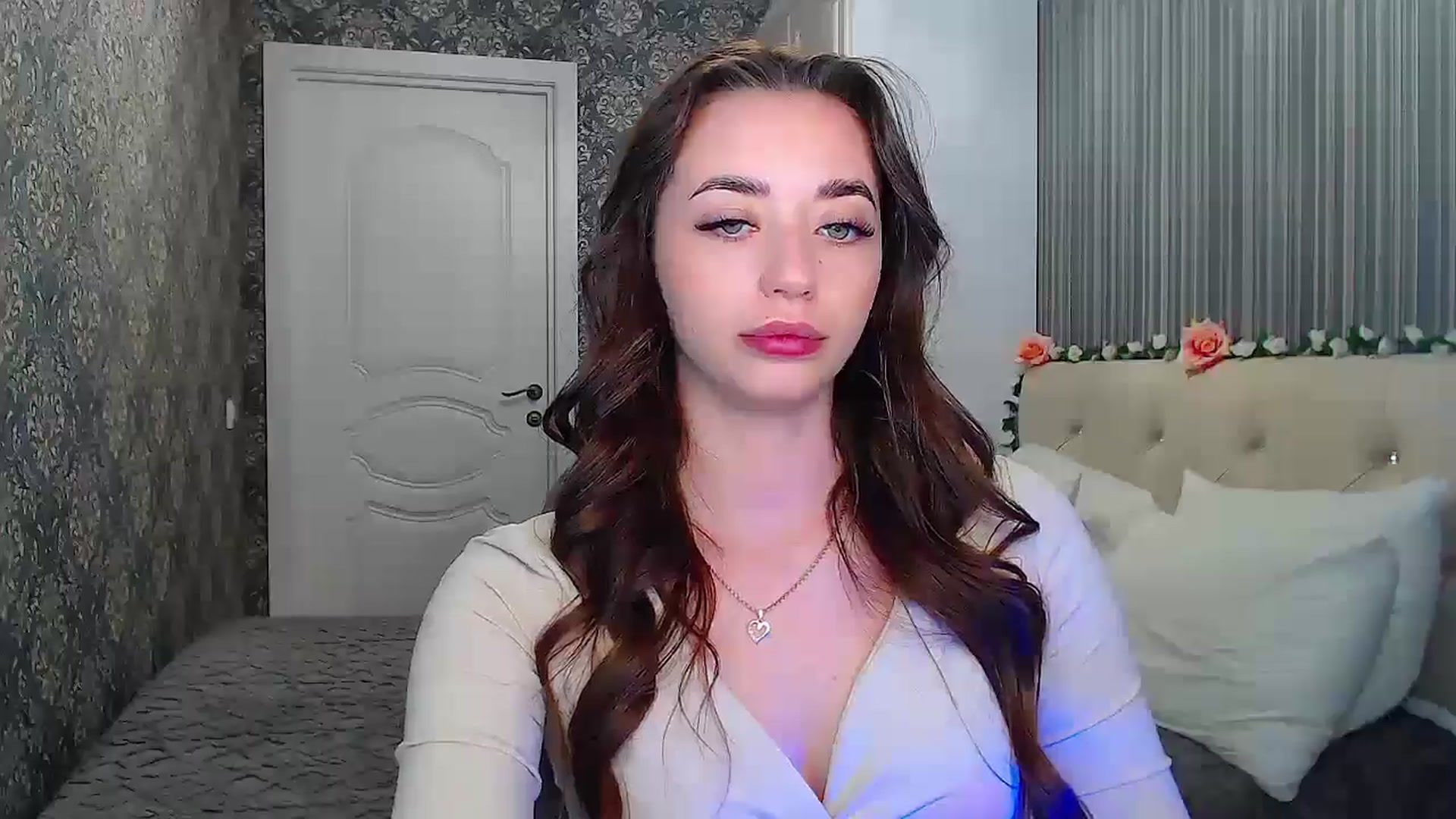 Gallery image thumbnail from EmeraldLilyyy's myfreecams stream on, 10/25/2024, 10:23 image 17 of 20