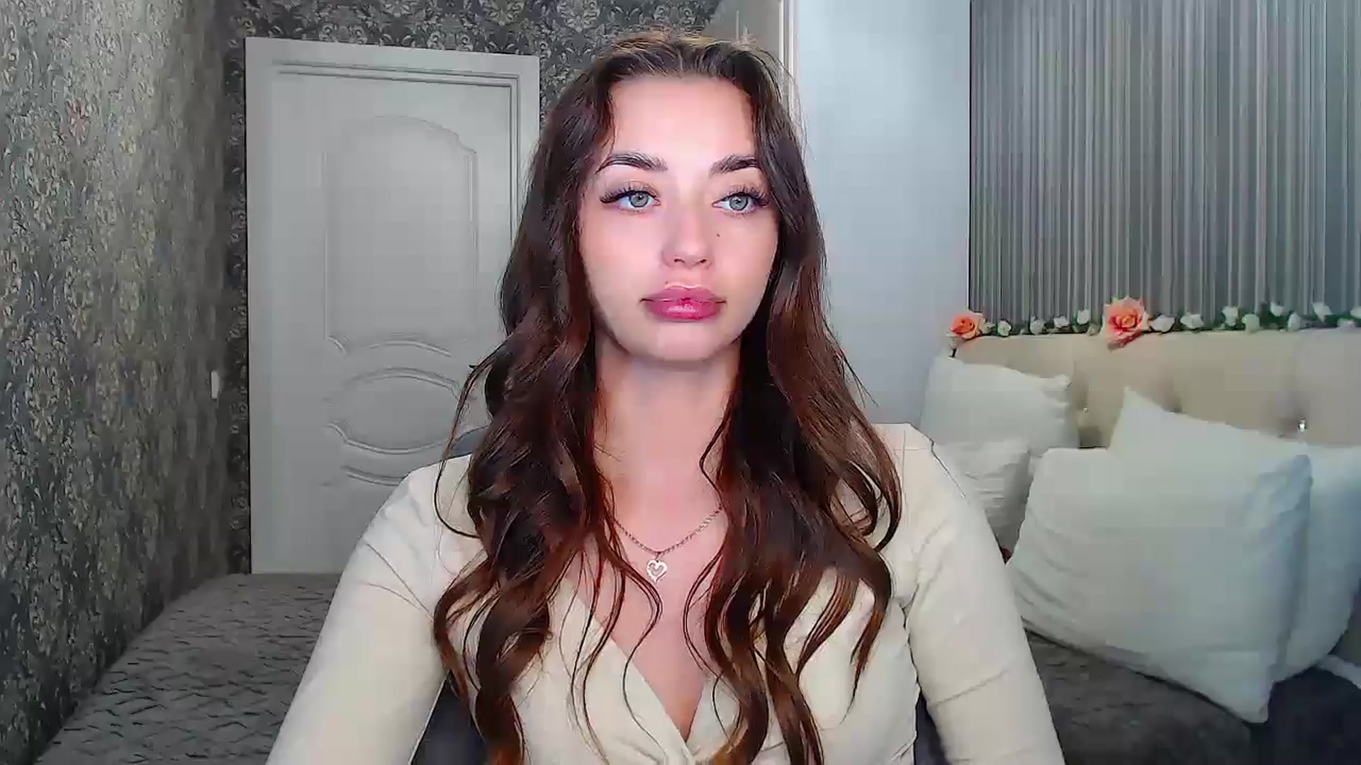 Gallery image thumbnail from EmeraldLilyyy's myfreecams stream on, 10/25/2024, 12:05 image 4 of 20