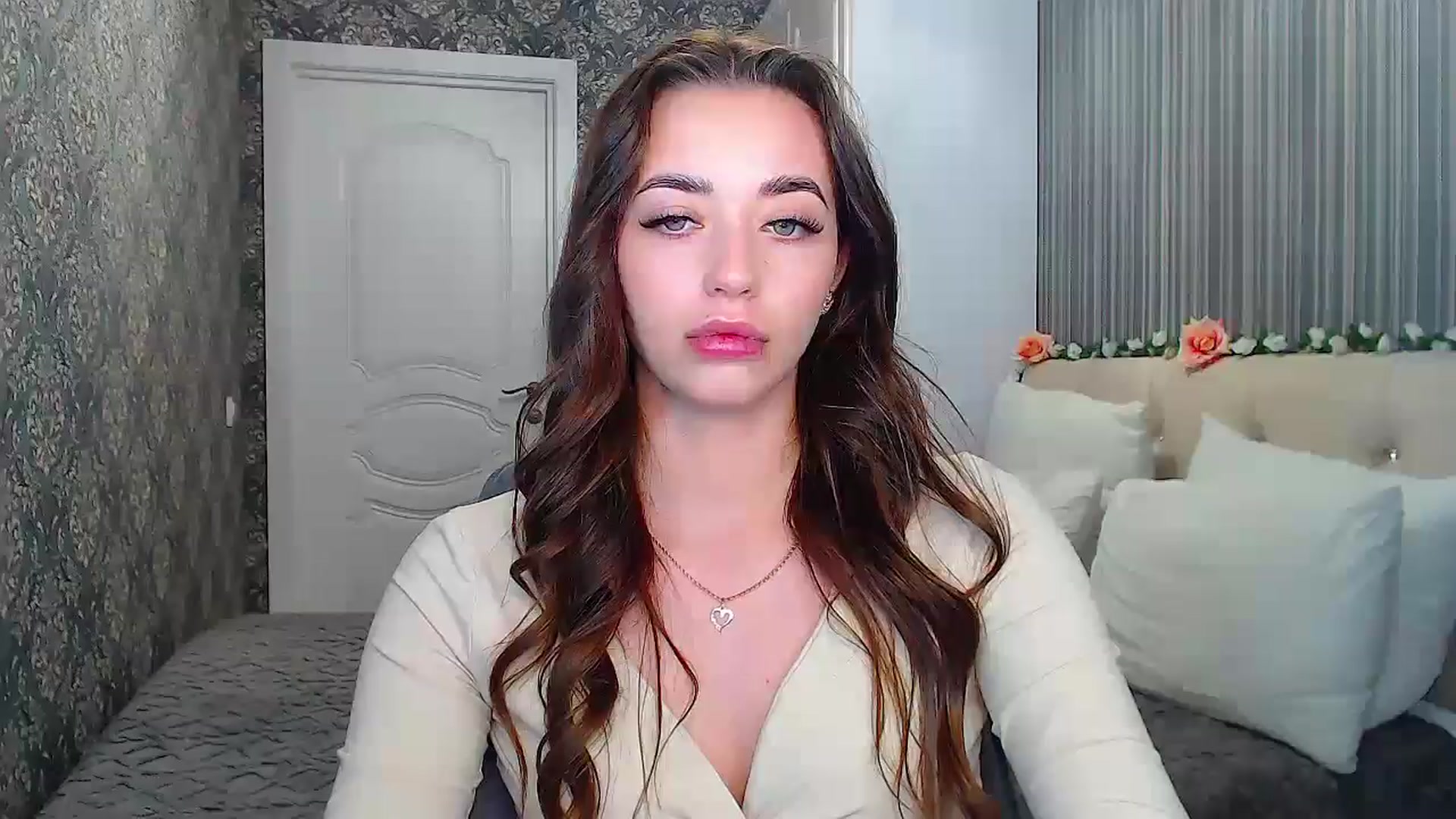 Gallery image thumbnail from EmeraldLilyyy's myfreecams stream on, 10/25/2024, 12:05 image 20 of 20