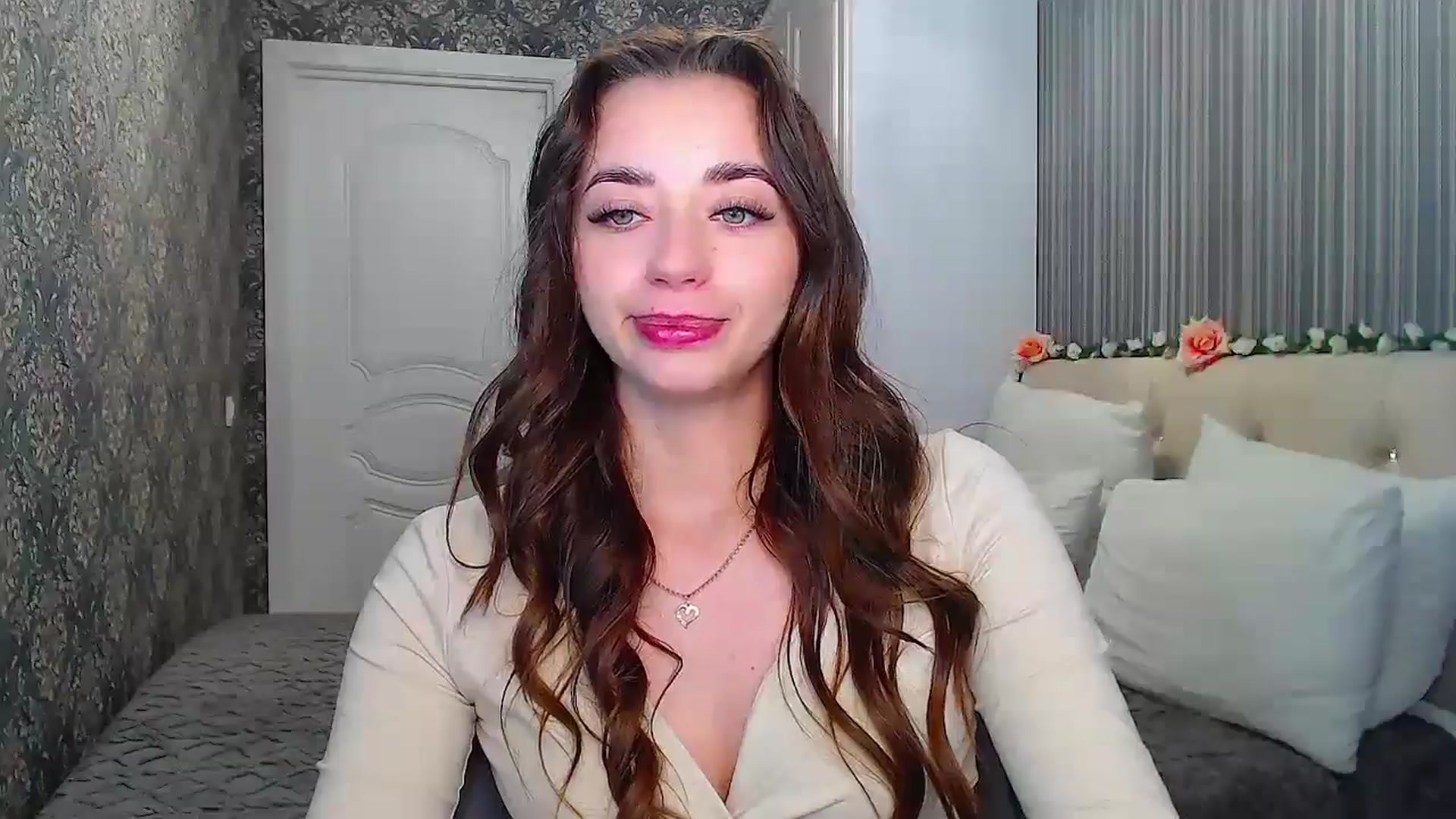Gallery image thumbnail from EmeraldLilyyy's myfreecams stream on, 10/25/2024, 12:05 image 11 of 20
