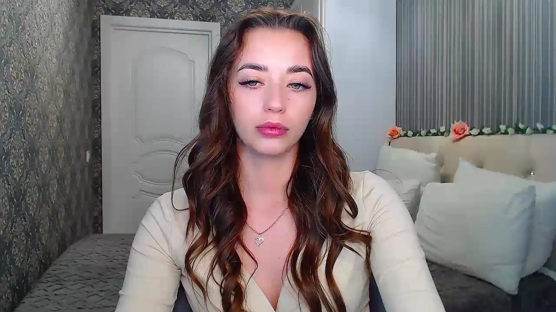 Gallery image thumbnail from EmeraldLilyyy's myfreecams stream on, 10/25/2024, 12:05 image 9 of 20