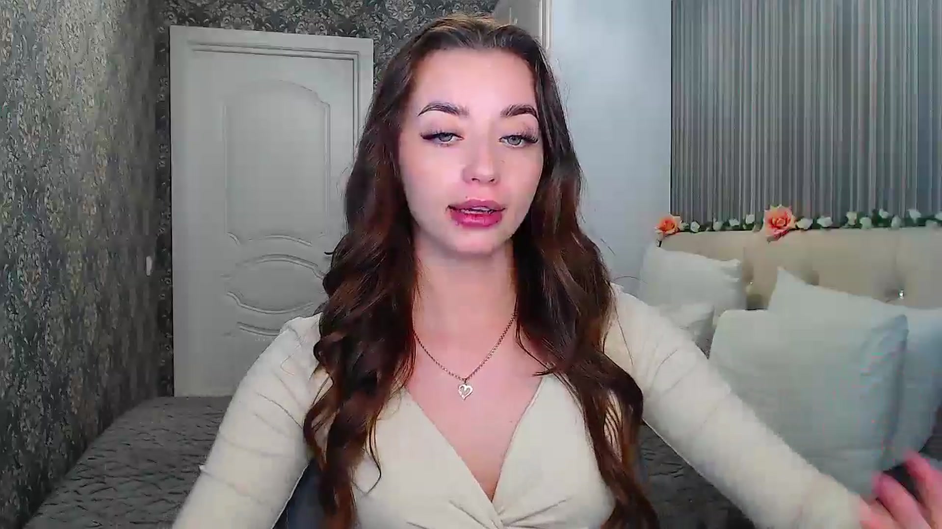 Gallery image thumbnail from EmeraldLilyyy's myfreecams stream on, 10/25/2024, 12:05 image 13 of 20