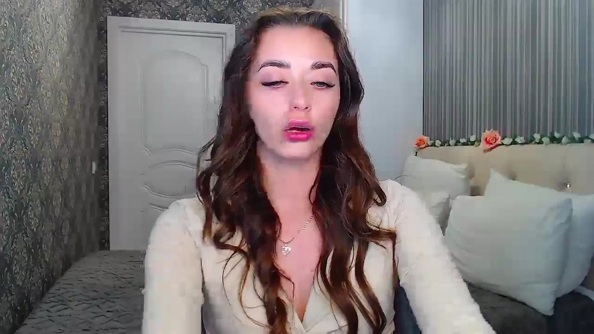 Gallery image thumbnail from EmeraldLilyyy's myfreecams stream on, 10/25/2024, 12:05 image 6 of 20