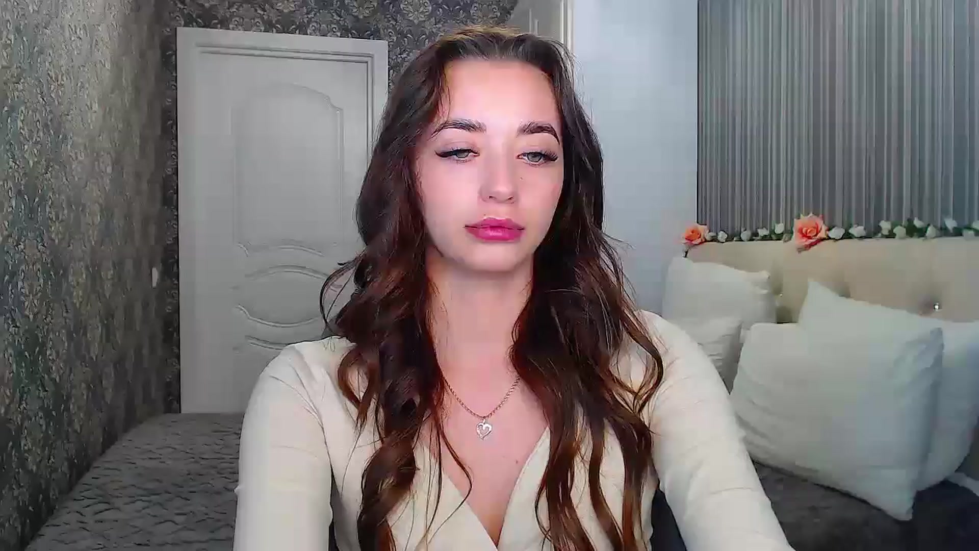 Gallery image thumbnail from EmeraldLilyyy's myfreecams stream on, 10/25/2024, 12:36 image 9 of 20