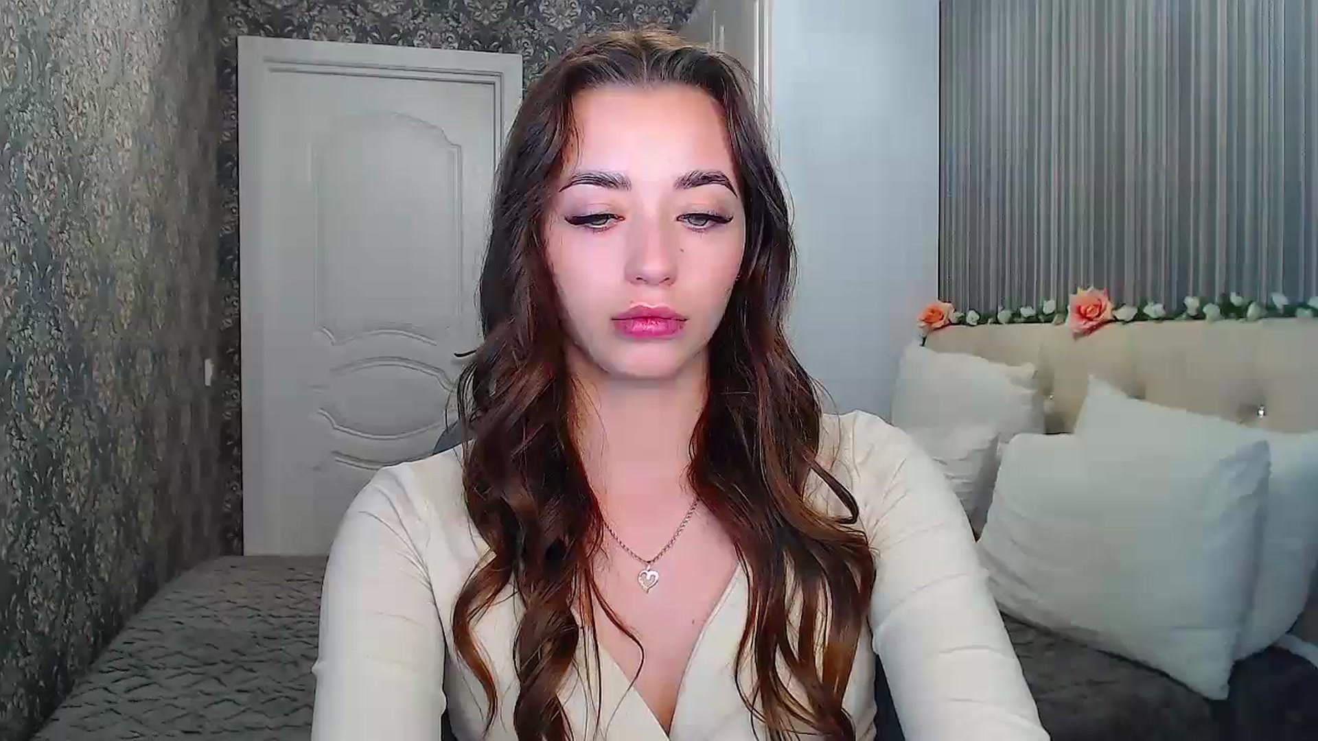Gallery image thumbnail from EmeraldLilyyy's myfreecams stream on, 10/25/2024, 12:36 image 1 of 20