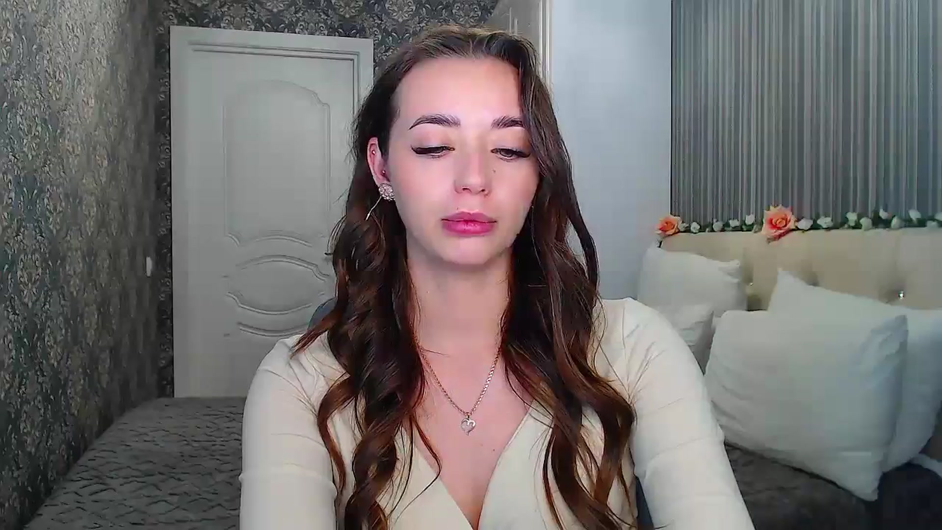 Gallery image thumbnail from EmeraldLilyyy's myfreecams stream on, 10/25/2024, 12:36 image 20 of 20