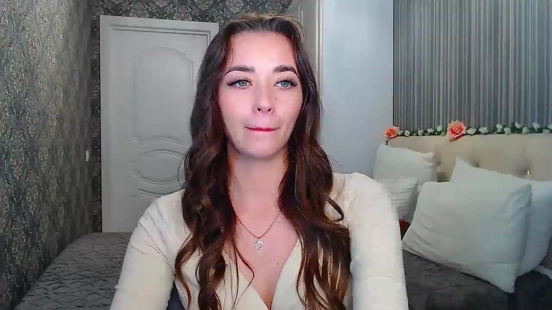 Gallery image thumbnail from EmeraldLilyyy's myfreecams stream on, 10/25/2024, 12:36 image 7 of 20
