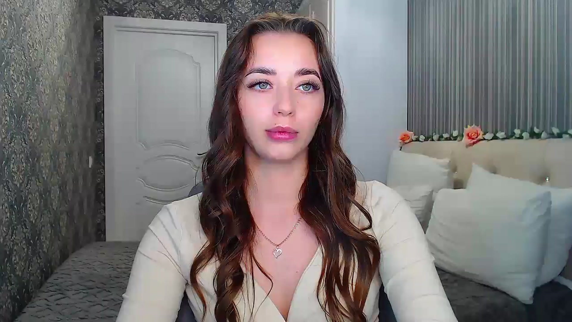 Gallery image thumbnail from EmeraldLilyyy's myfreecams stream on, 10/25/2024, 12:36 image 6 of 20