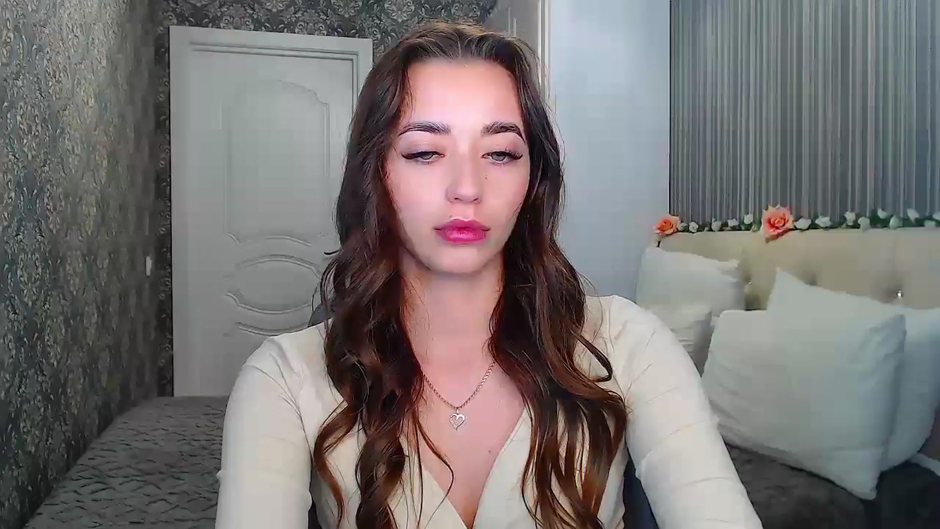 Gallery image thumbnail from EmeraldLilyyy's myfreecams stream on, 10/25/2024, 12:36 image 4 of 20