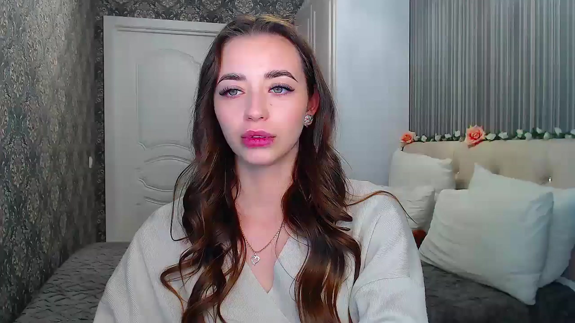Gallery image thumbnail from EmeraldLilyyy's myfreecams stream on, 10/25/2024, 13:09 image 13 of 20