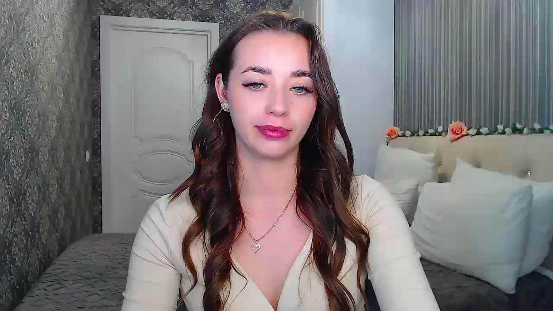 Gallery image thumbnail from EmeraldLilyyy's myfreecams stream on, 10/25/2024, 13:09 image 1 of 20