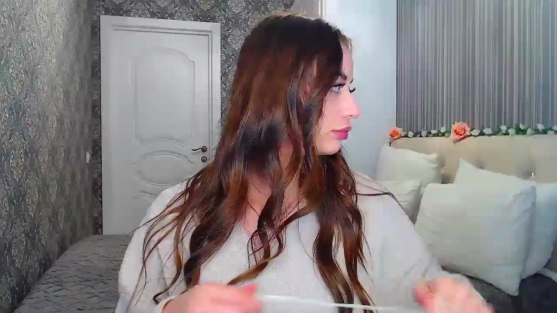 Gallery image thumbnail from EmeraldLilyyy's myfreecams stream on, 10/25/2024, 13:09 image 8 of 20