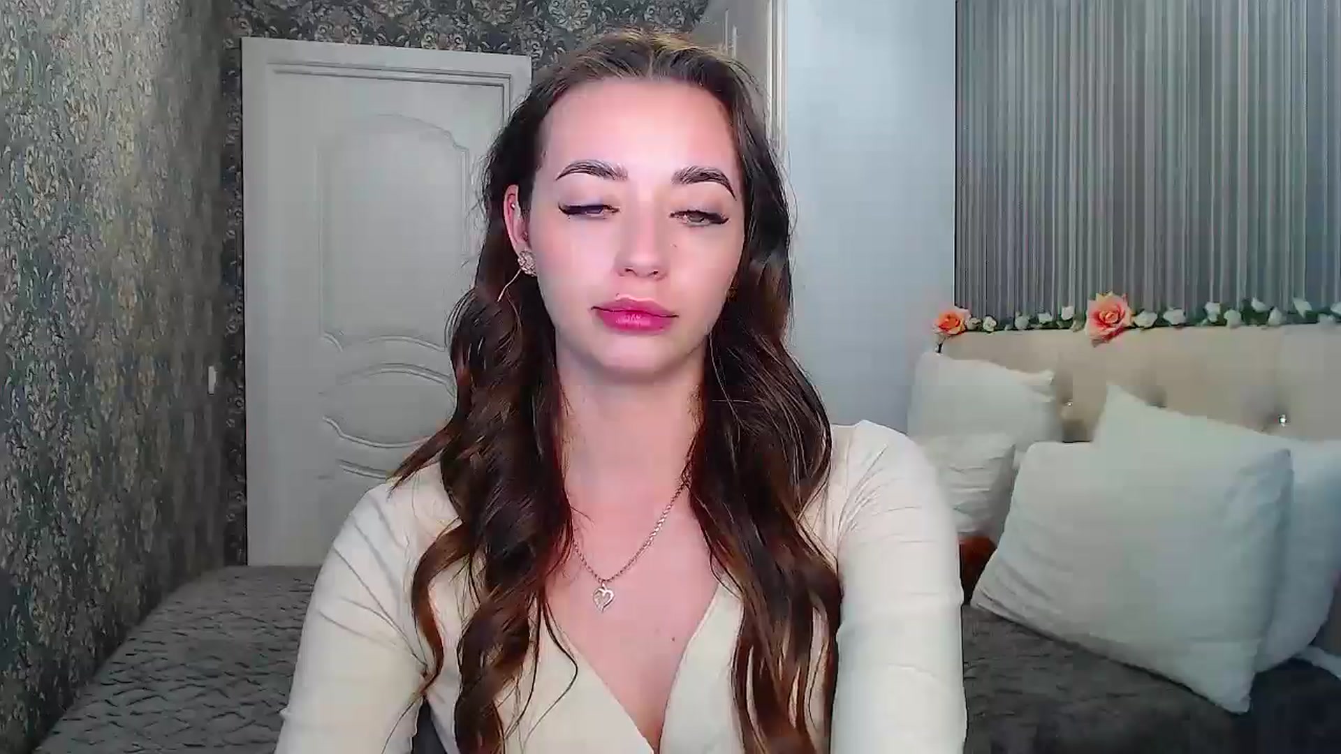 Gallery image thumbnail from EmeraldLilyyy's myfreecams stream on, 10/25/2024, 13:09 image 2 of 20