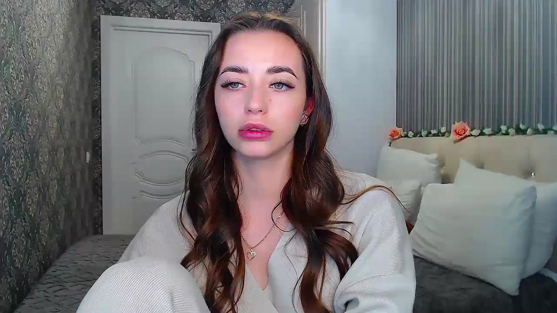 Gallery image thumbnail from EmeraldLilyyy's myfreecams stream on, 10/25/2024, 13:09 image 15 of 20