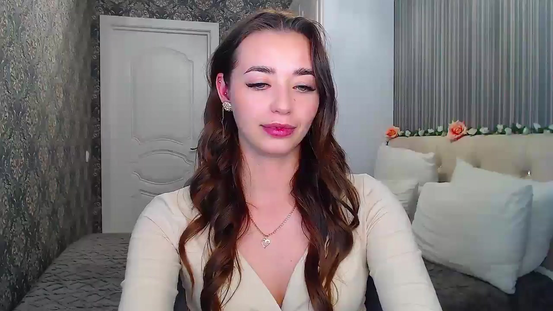 Gallery image thumbnail from EmeraldLilyyy's myfreecams stream on, 10/25/2024, 13:09 image 3 of 20