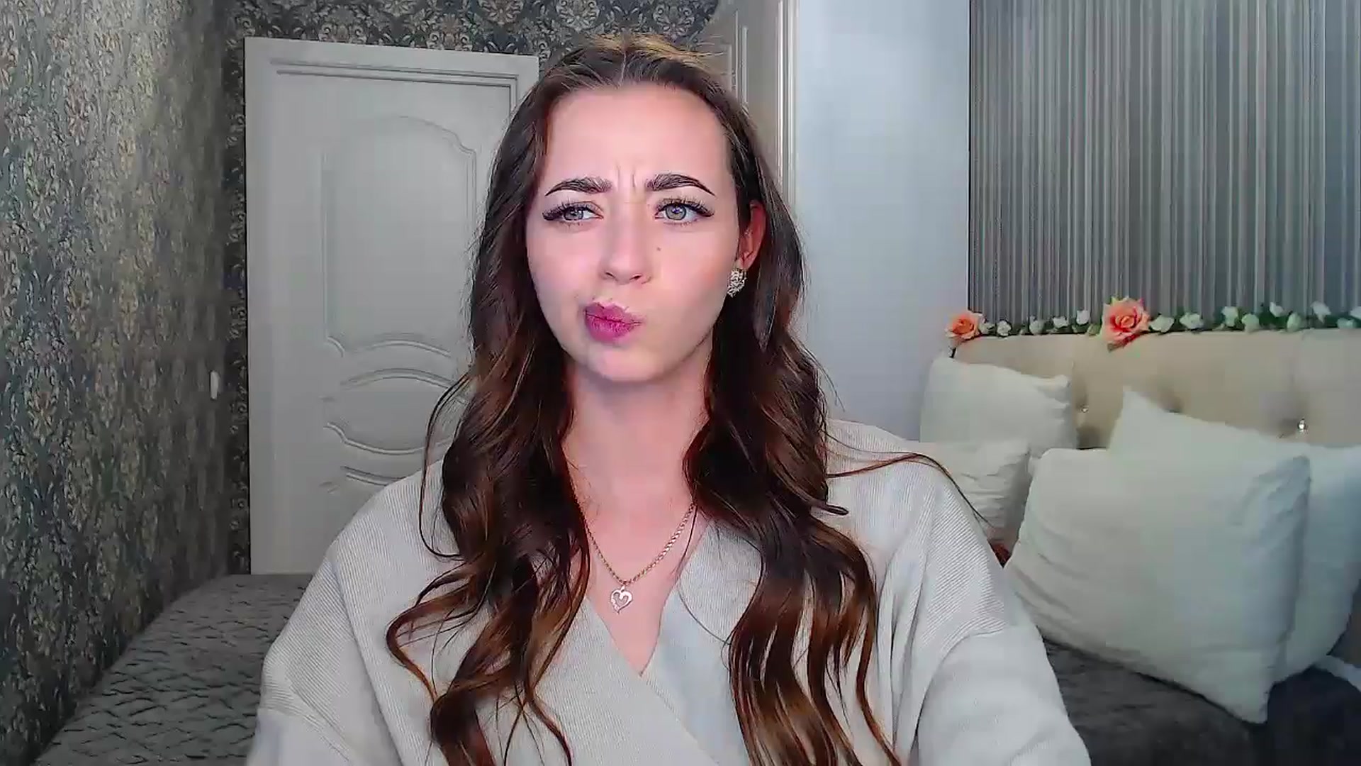 Gallery image thumbnail from EmeraldLilyyy's myfreecams stream on, 10/25/2024, 13:09 image 11 of 20