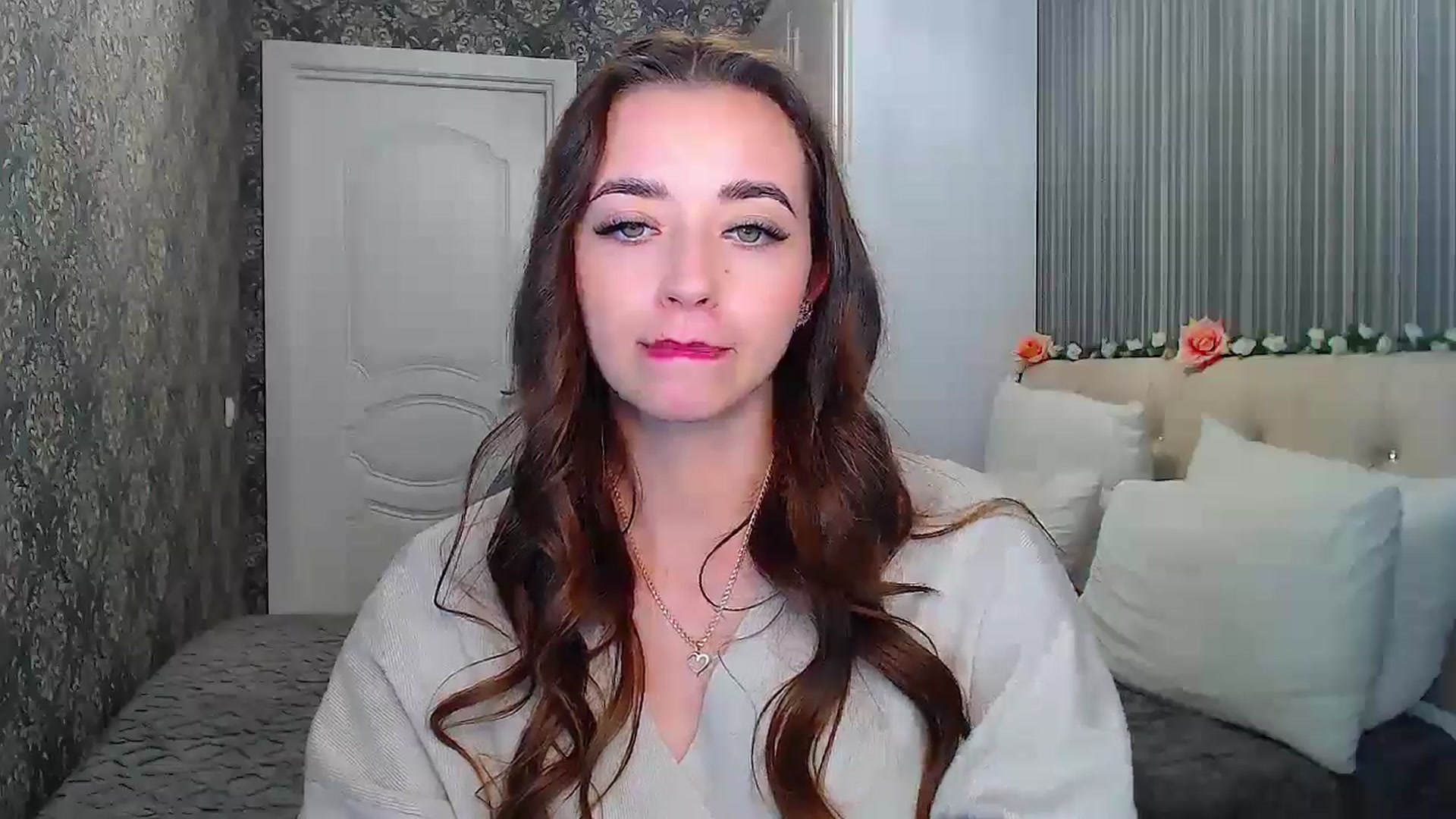 Gallery image thumbnail from EmeraldLilyyy's myfreecams stream on, 10/25/2024, 13:09 image 16 of 20