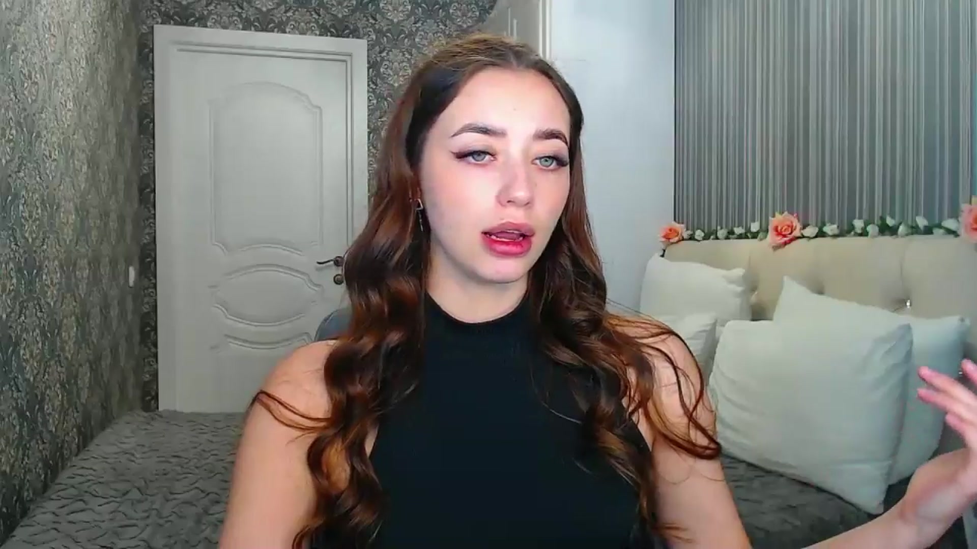 Gallery image thumbnail from EmeraldLilyyy's myfreecams stream on, 10/28/2024, 10:52 image 7 of 20