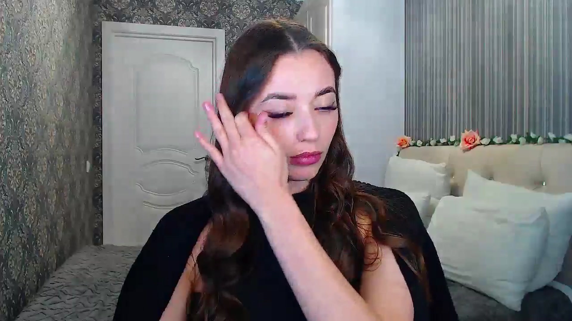 Gallery image thumbnail from EmeraldLilyyy's myfreecams stream on, 10/28/2024, 12:05 image 12 of 20
