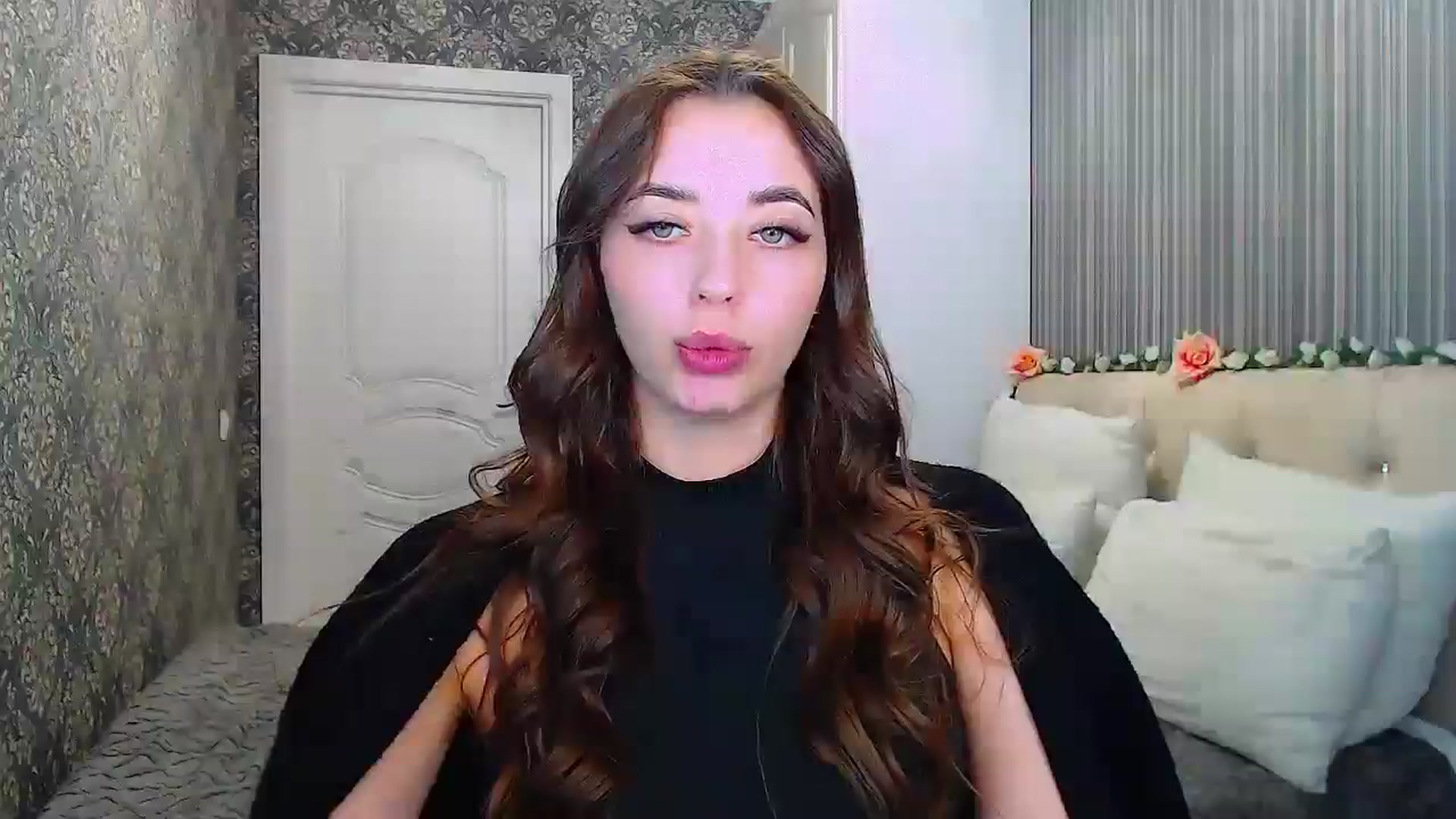 Gallery image thumbnail from EmeraldLilyyy's myfreecams stream on, 10/28/2024, 12:05 image 18 of 20