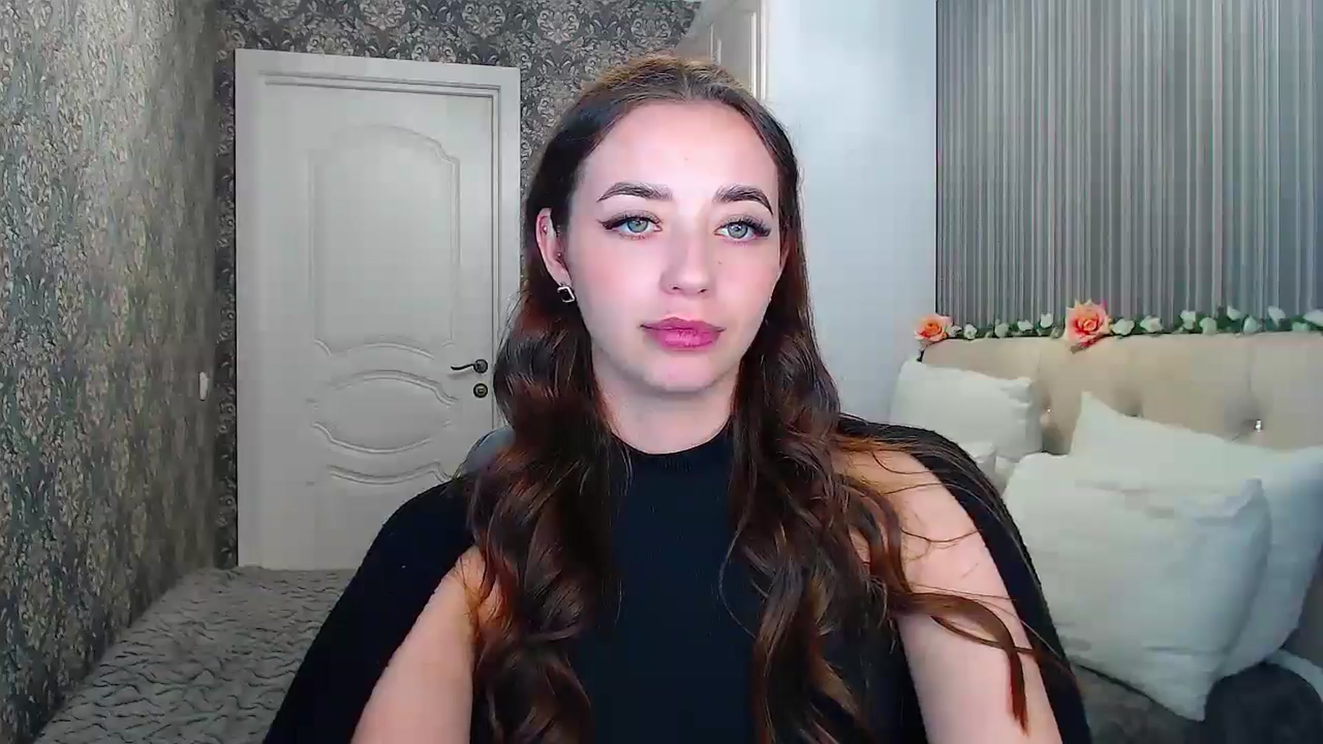 Gallery image thumbnail from EmeraldLilyyy's myfreecams stream on, 10/28/2024, 12:05 image 16 of 20