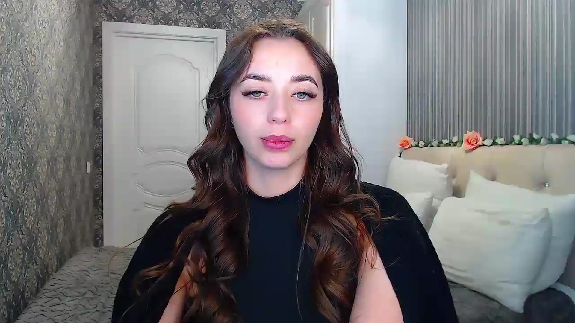 Gallery image thumbnail from EmeraldLilyyy's myfreecams stream on, 10/28/2024, 12:05 image 17 of 20