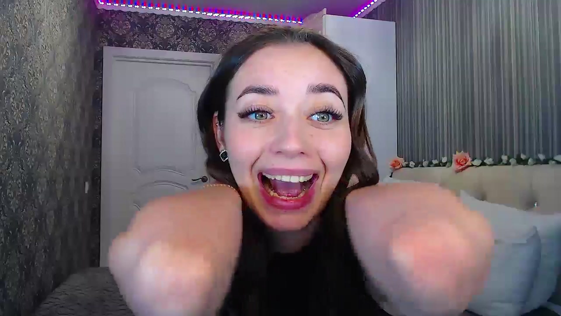 Gallery image thumbnail from EmeraldLilyyy's myfreecams stream on, 10/28/2024, 13:08 image 7 of 20