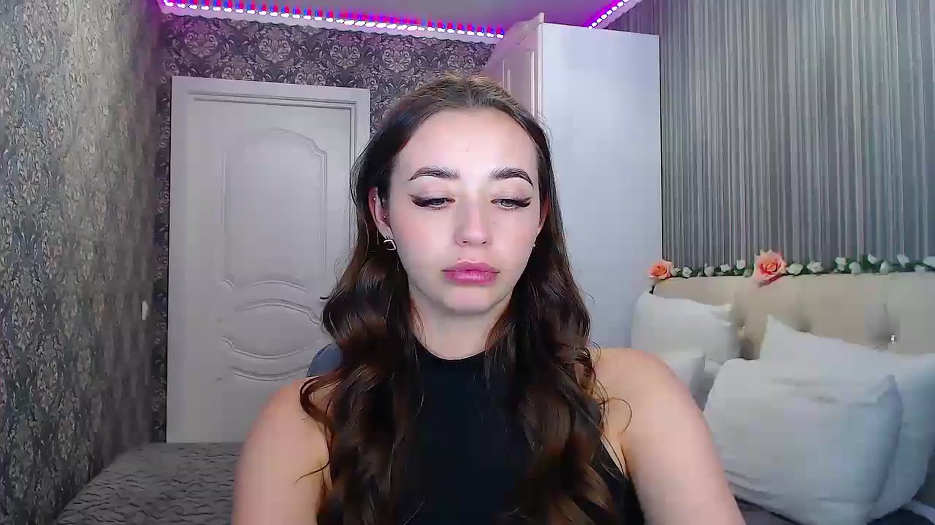Gallery image thumbnail from EmeraldLilyyy's myfreecams stream on, 10/28/2024, 13:08 image 14 of 20