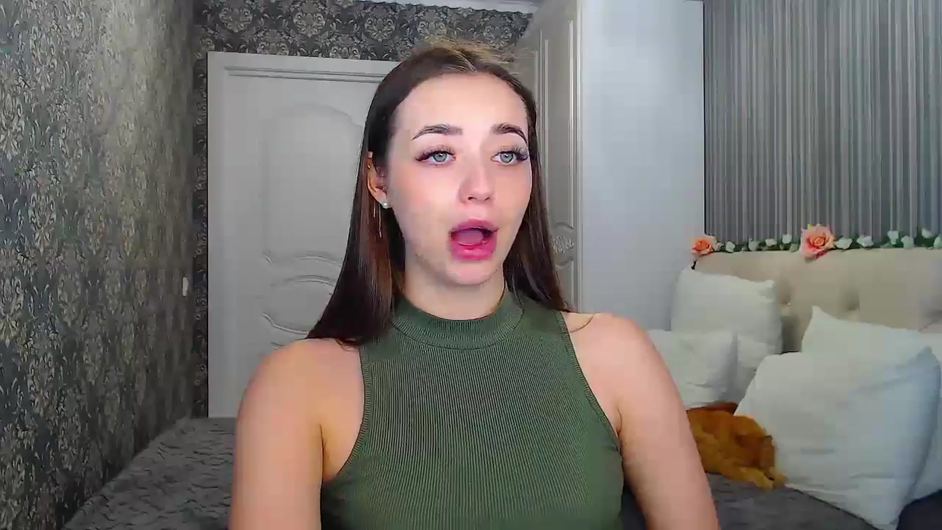 Gallery image thumbnail from EmeraldLilyyy's myfreecams stream on, 10/29/2024, 09:50 image 19 of 20