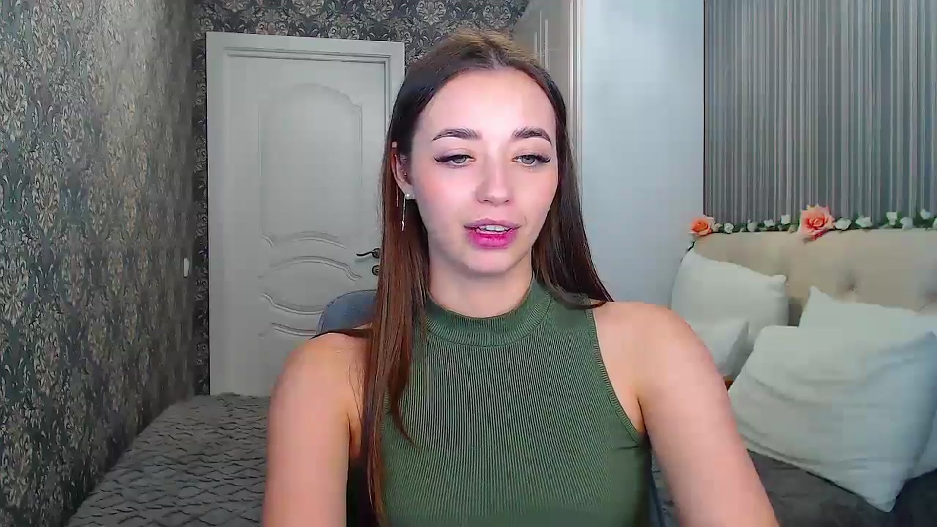 Gallery image thumbnail from EmeraldLilyyy's myfreecams stream on, 10/29/2024, 14:02 image 10 of 20