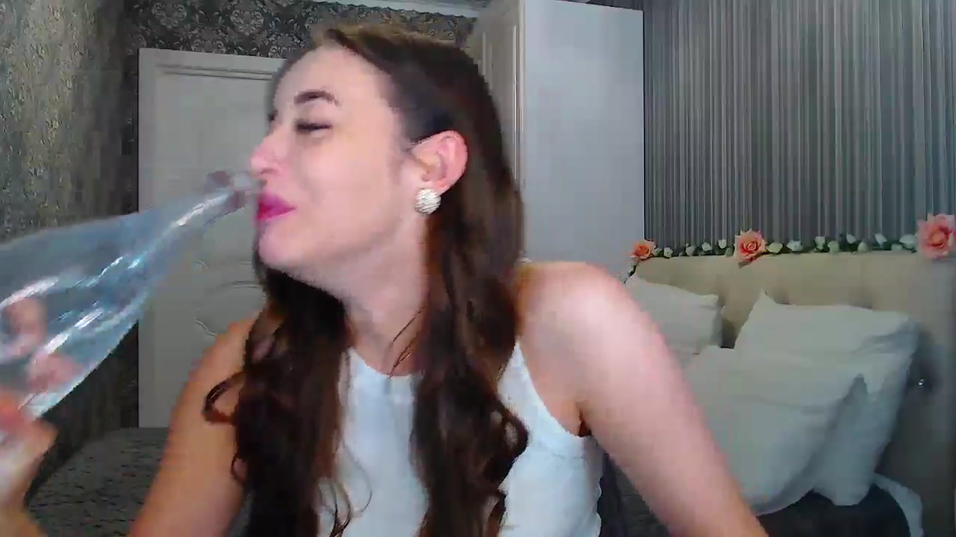 Gallery image thumbnail from EmeraldLilyyy's myfreecams stream on, 11/01/2024, 10:59 image 7 of 20