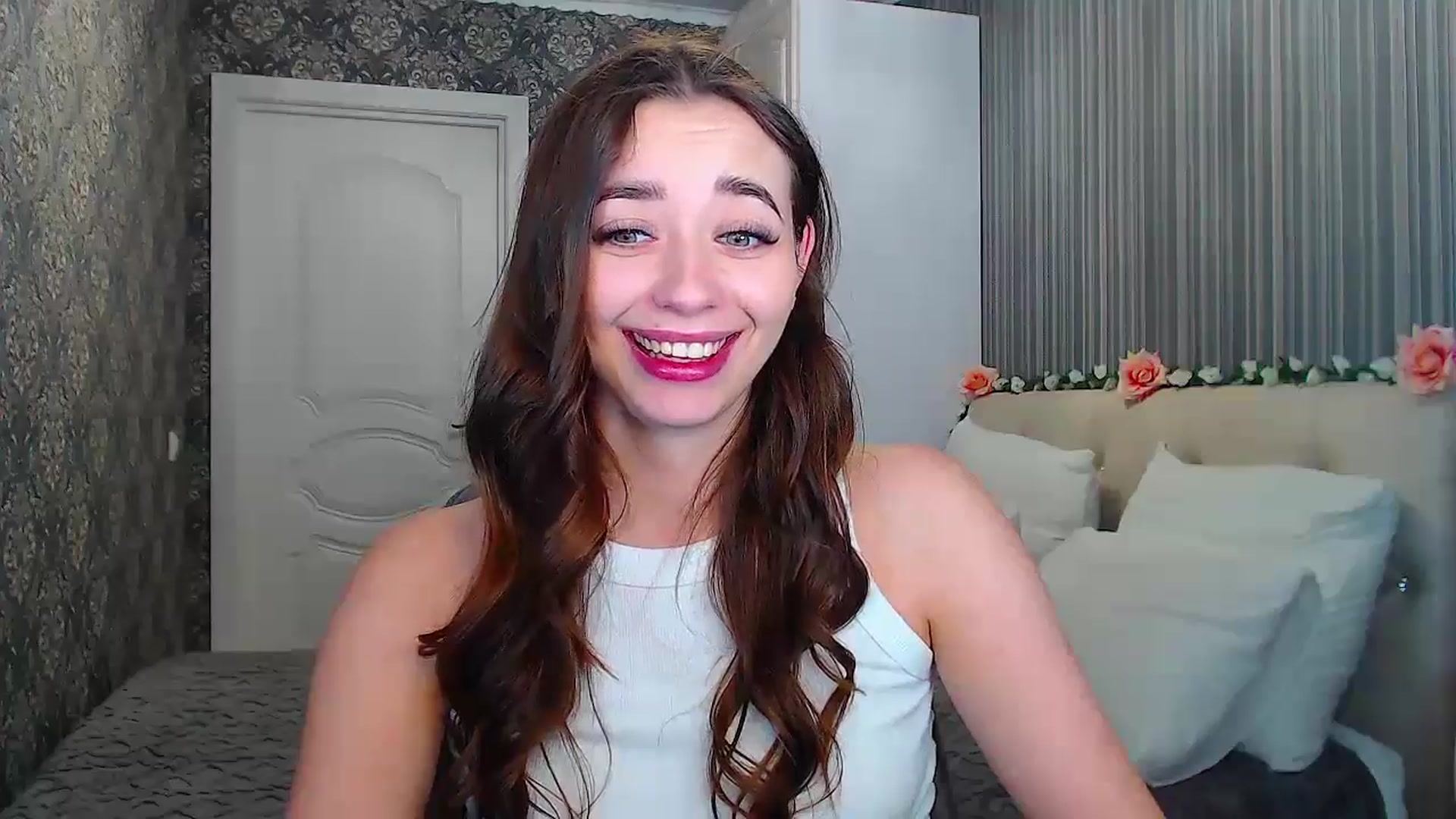 Gallery image thumbnail from EmeraldLilyyy's myfreecams stream on, 11/01/2024, 10:59 image 9 of 20