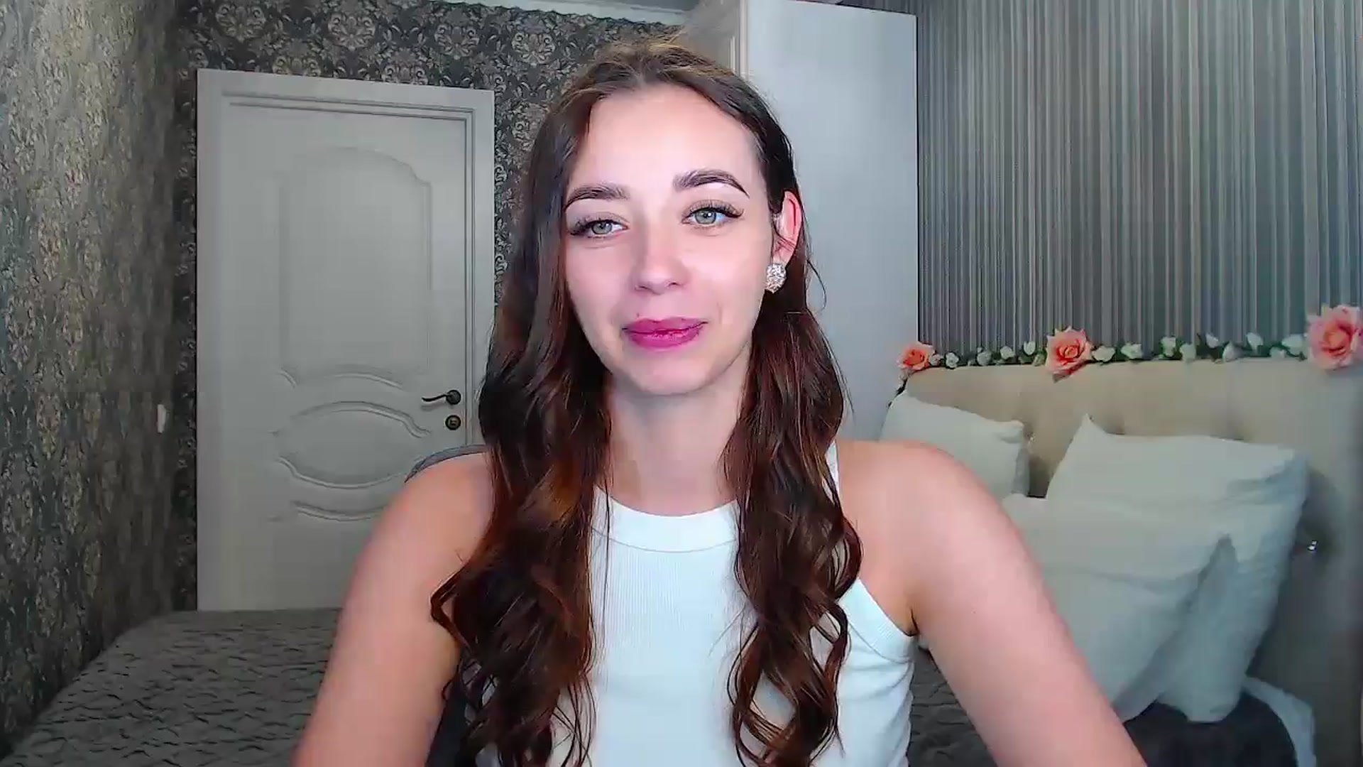 Gallery image thumbnail from EmeraldLilyyy's myfreecams stream on, 11/01/2024, 10:59 image 1 of 20