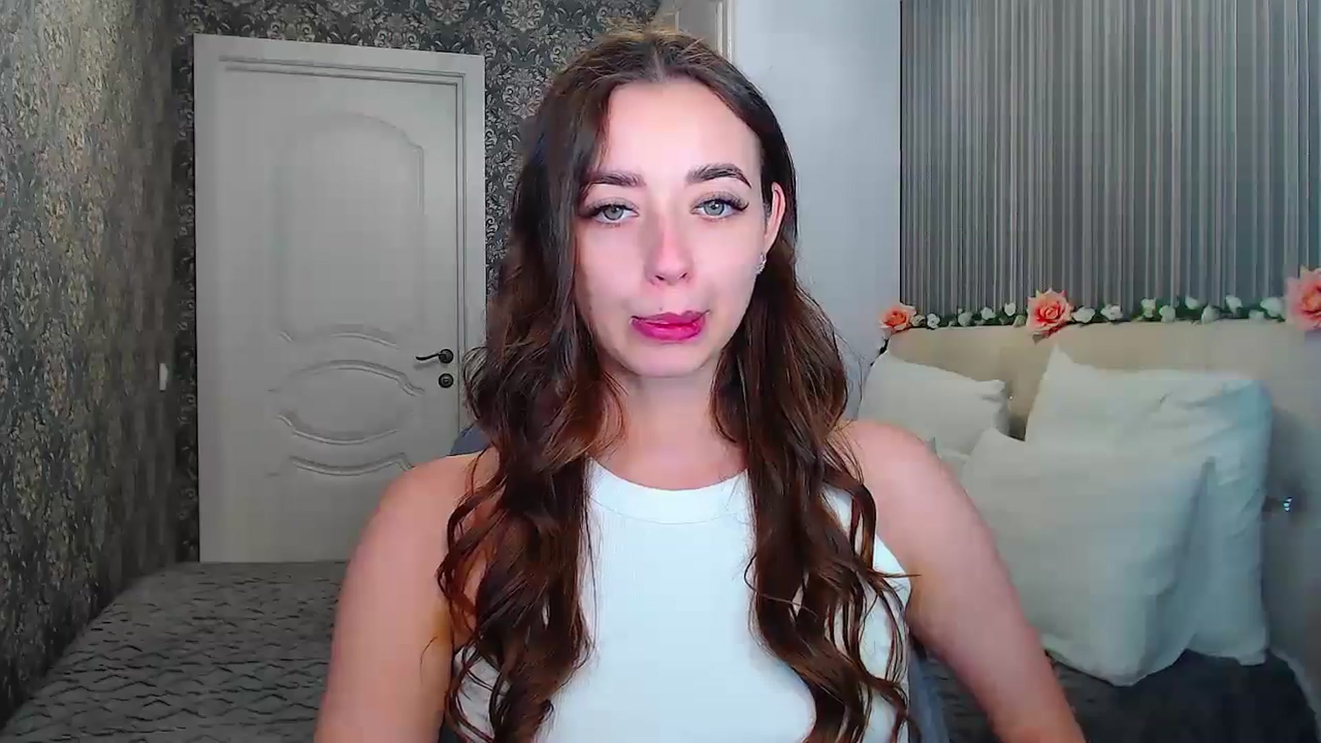 Gallery image thumbnail from EmeraldLilyyy's myfreecams stream on, 11/01/2024, 12:51 image 15 of 20