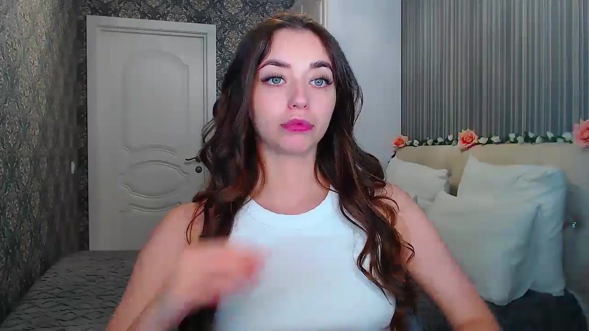 Gallery image thumbnail from EmeraldLilyyy's myfreecams stream on, 11/01/2024, 12:51 image 2 of 20