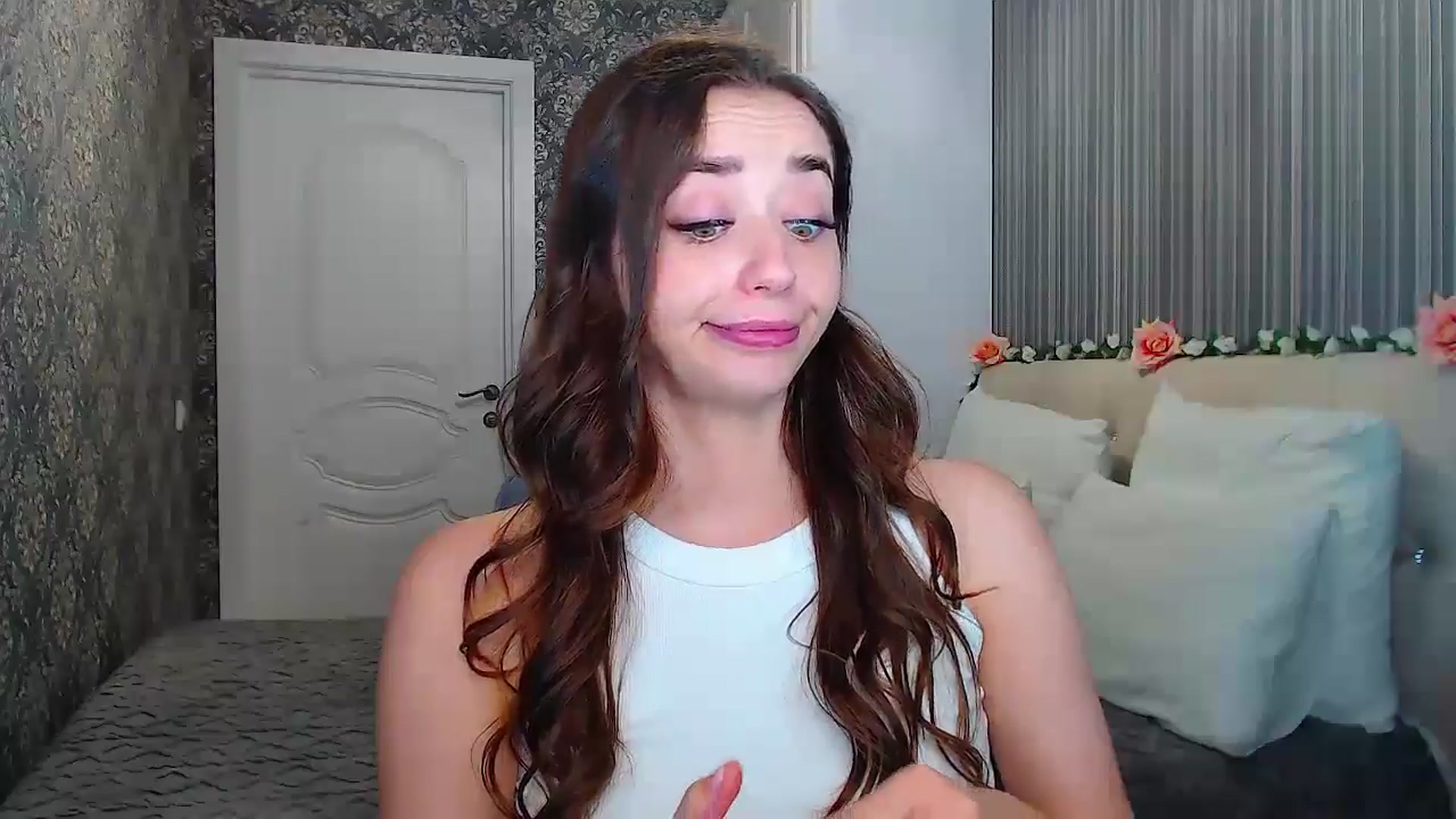 Gallery image thumbnail from EmeraldLilyyy's myfreecams stream on, 11/01/2024, 12:51 image 7 of 20