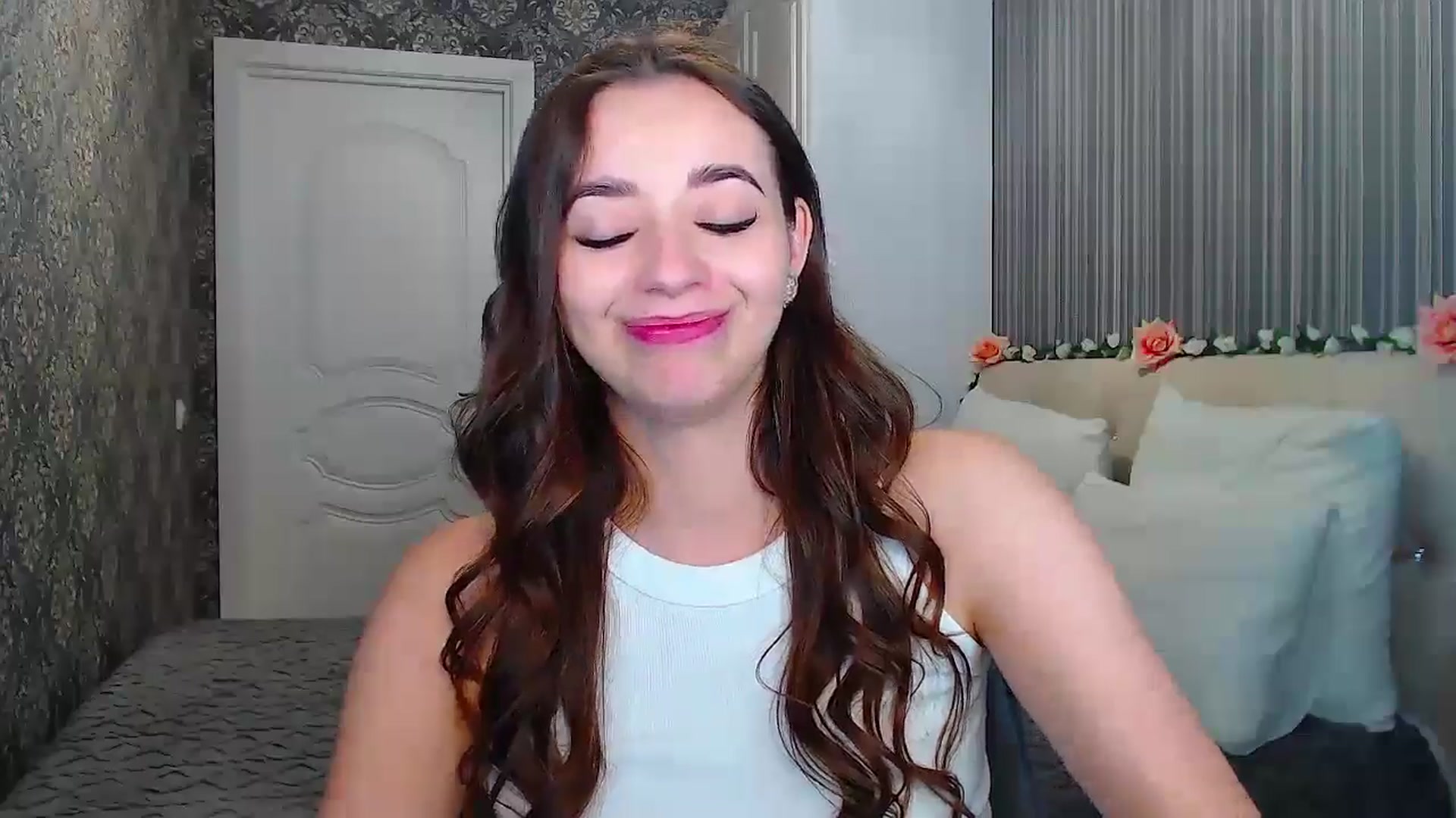 Gallery image thumbnail from EmeraldLilyyy's myfreecams stream on, 11/01/2024, 12:51 image 13 of 20