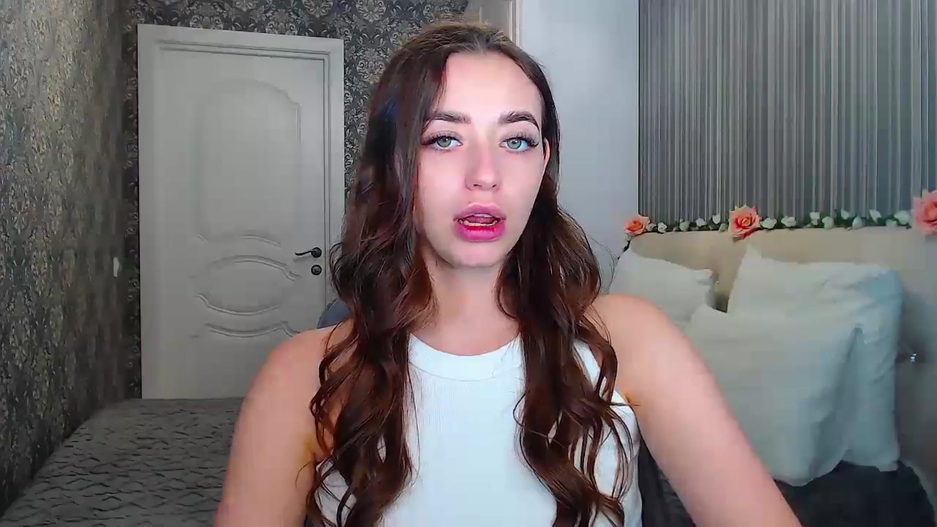 Gallery image thumbnail from EmeraldLilyyy's myfreecams stream on, 11/01/2024, 12:51 image 16 of 20
