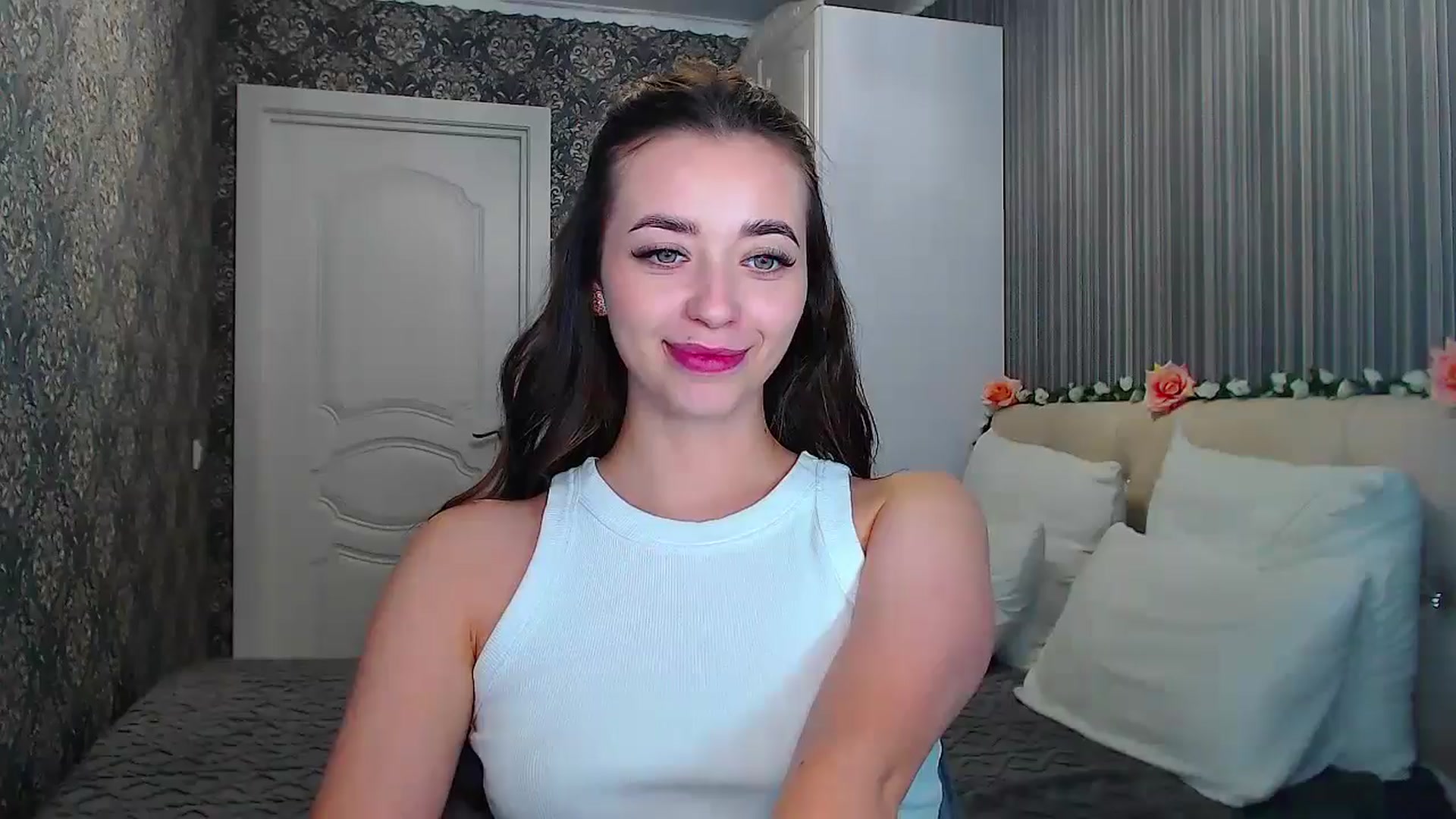 Gallery image thumbnail from EmeraldLilyyy's myfreecams stream on, 11/01/2024, 14:17 image 18 of 20