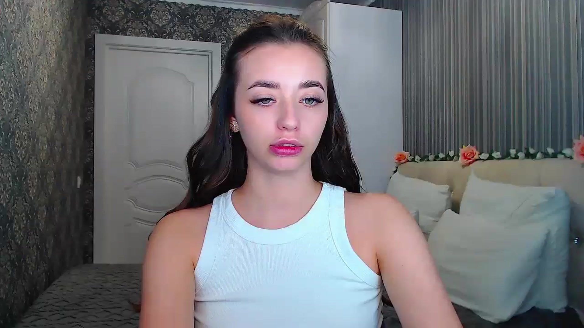 Gallery image thumbnail from EmeraldLilyyy's myfreecams stream on, 11/01/2024, 14:17 image 15 of 20