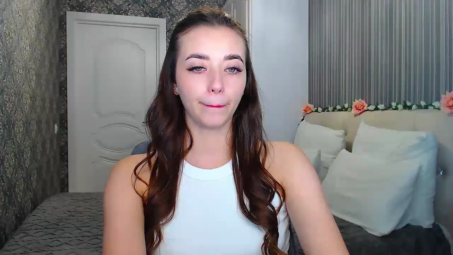 Gallery image thumbnail from EmeraldLilyyy's myfreecams stream on, 11/01/2024, 14:17 image 2 of 20